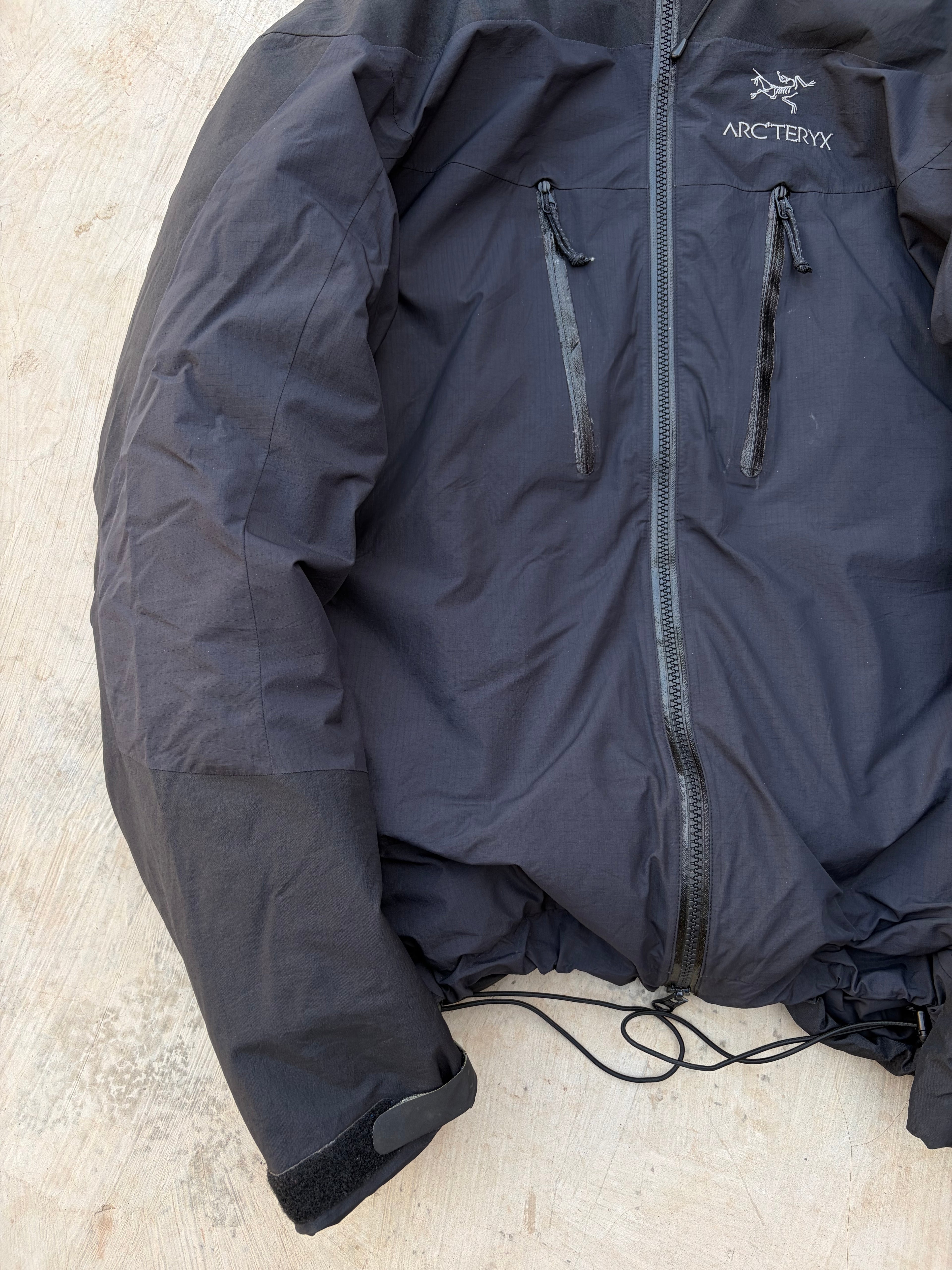 Vintage 00s Arc’teryx Fission SV GoreTex Pro Jacket Black Technical Shell S/M