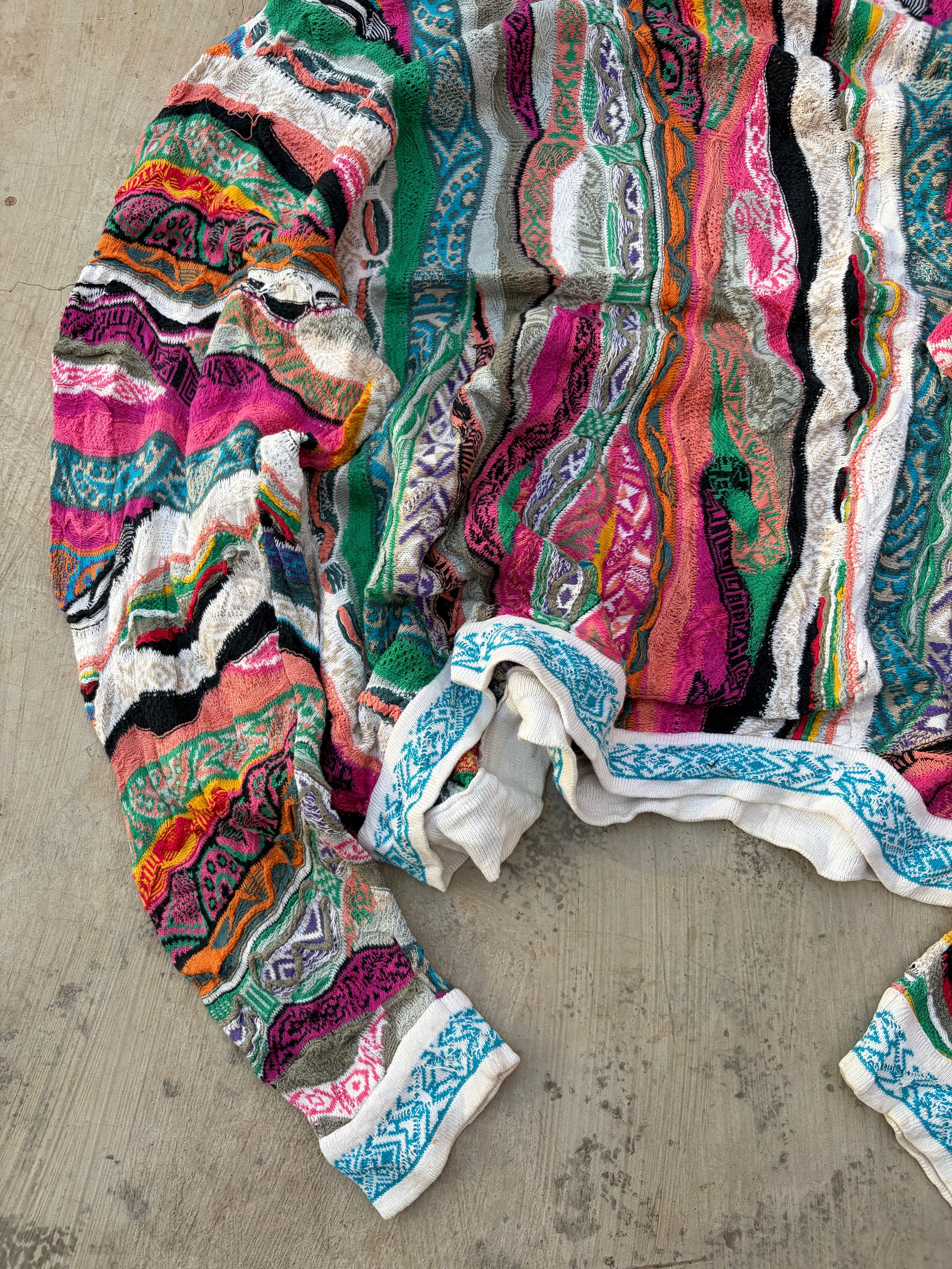 Vintage 90s COOGI Australia 3D Textured Knit Sweater L
