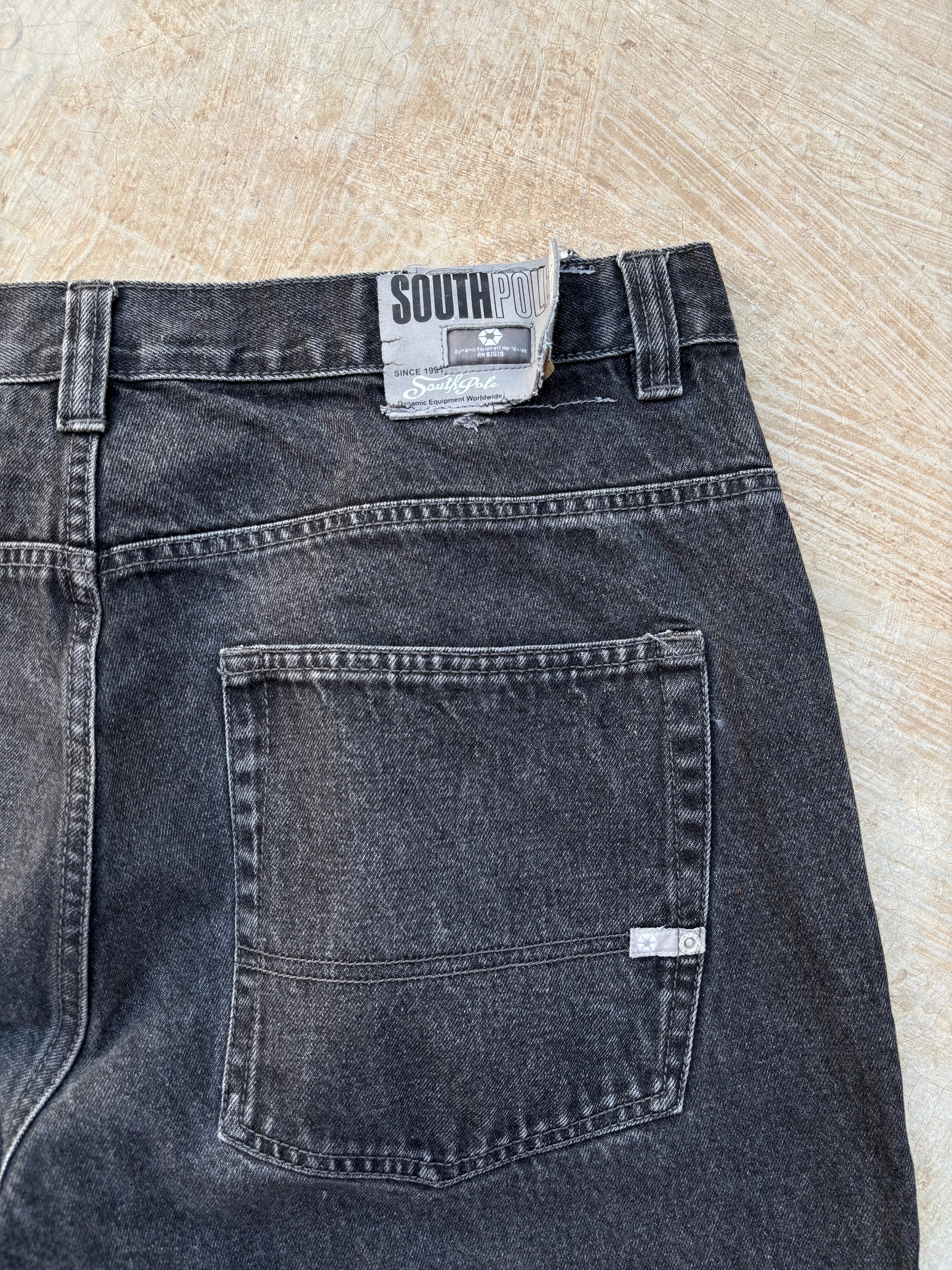 Vintage 90s SouthPole Grey/Silver Tabs 40