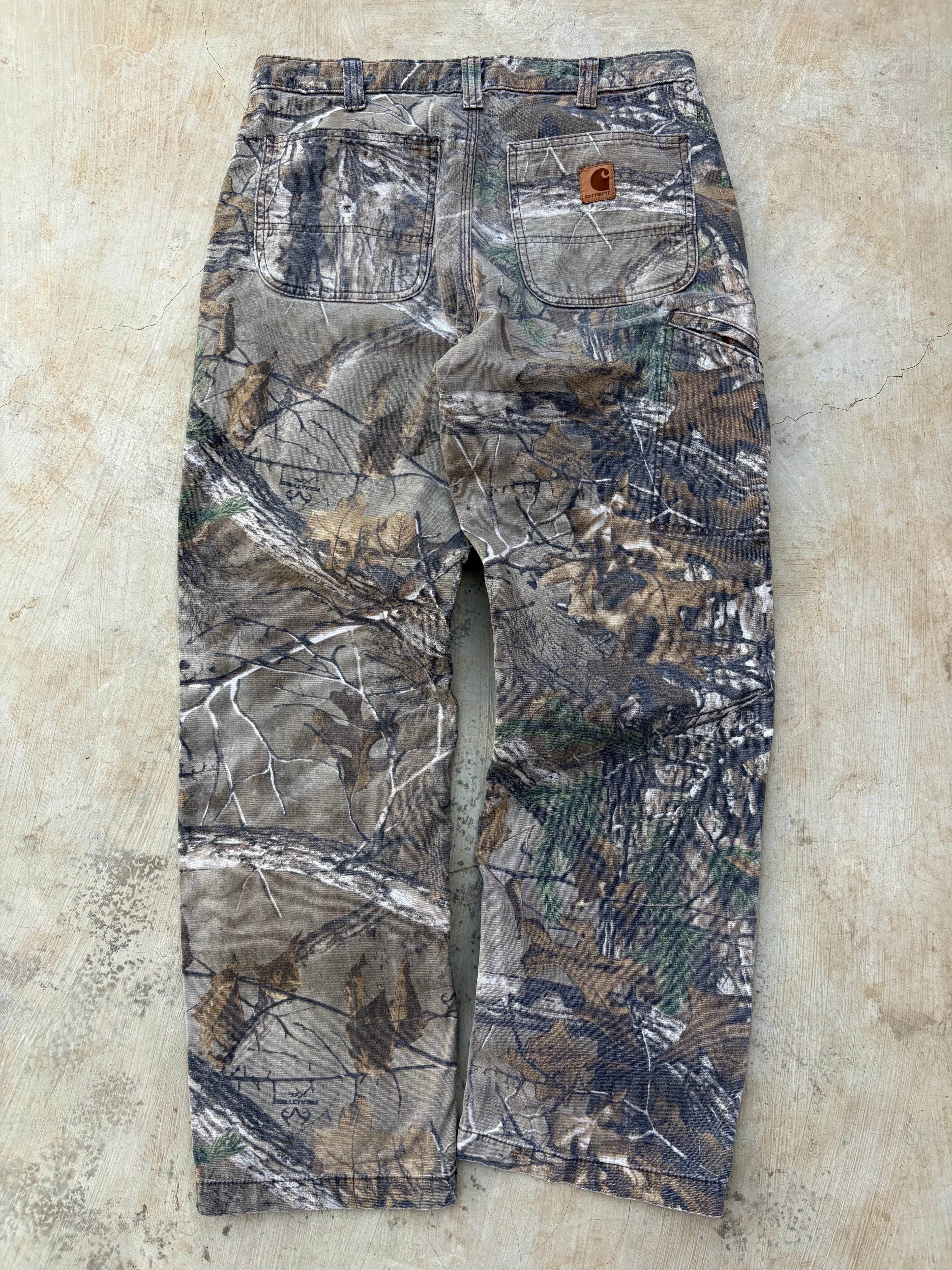 Vintage 2000s Carhartt 102288977 Realtree Camo Carpenter Pant 32