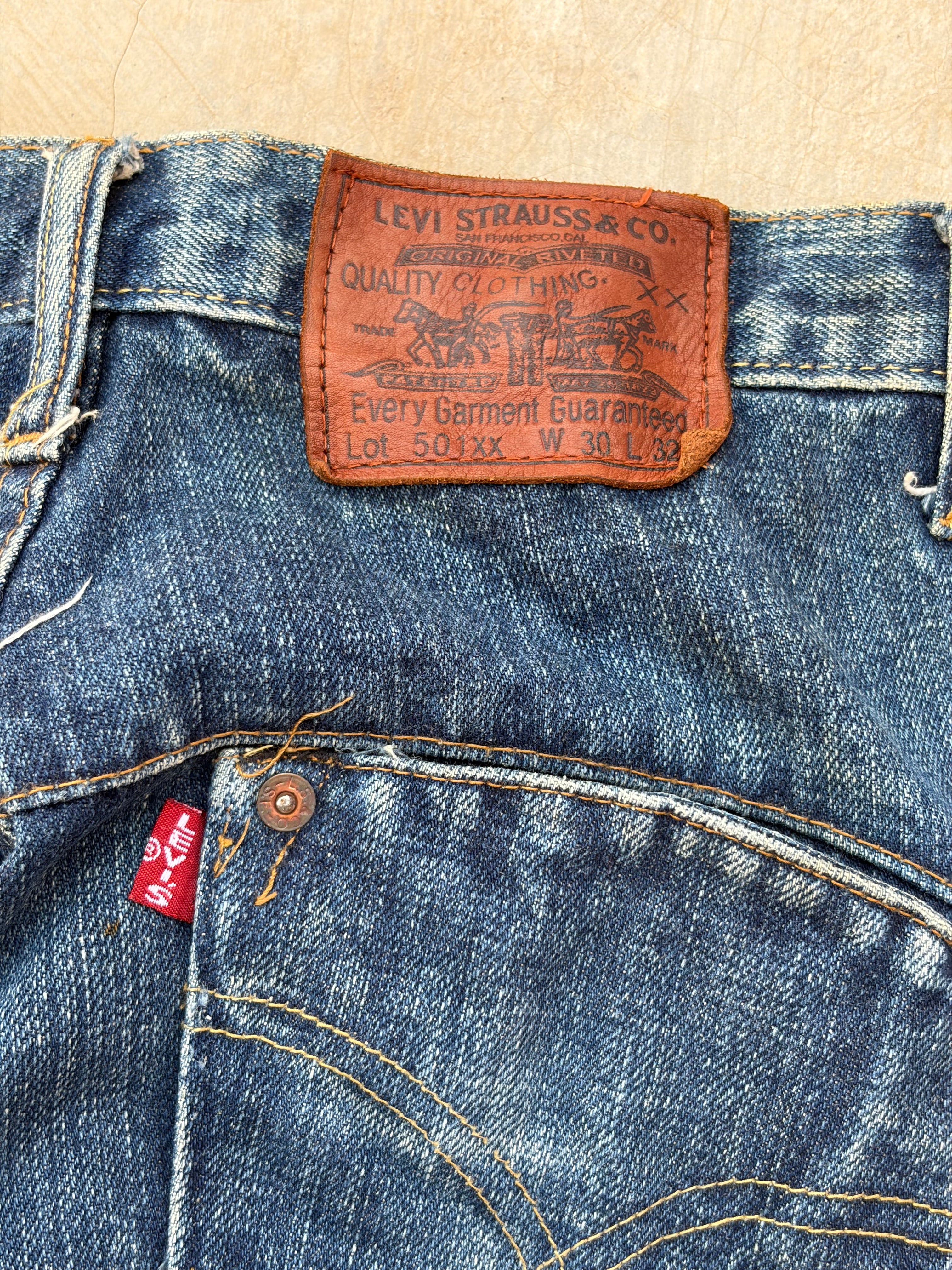 Vintage Levi’s 501XX Blue Denim Jeans Classic Straight Fit 30