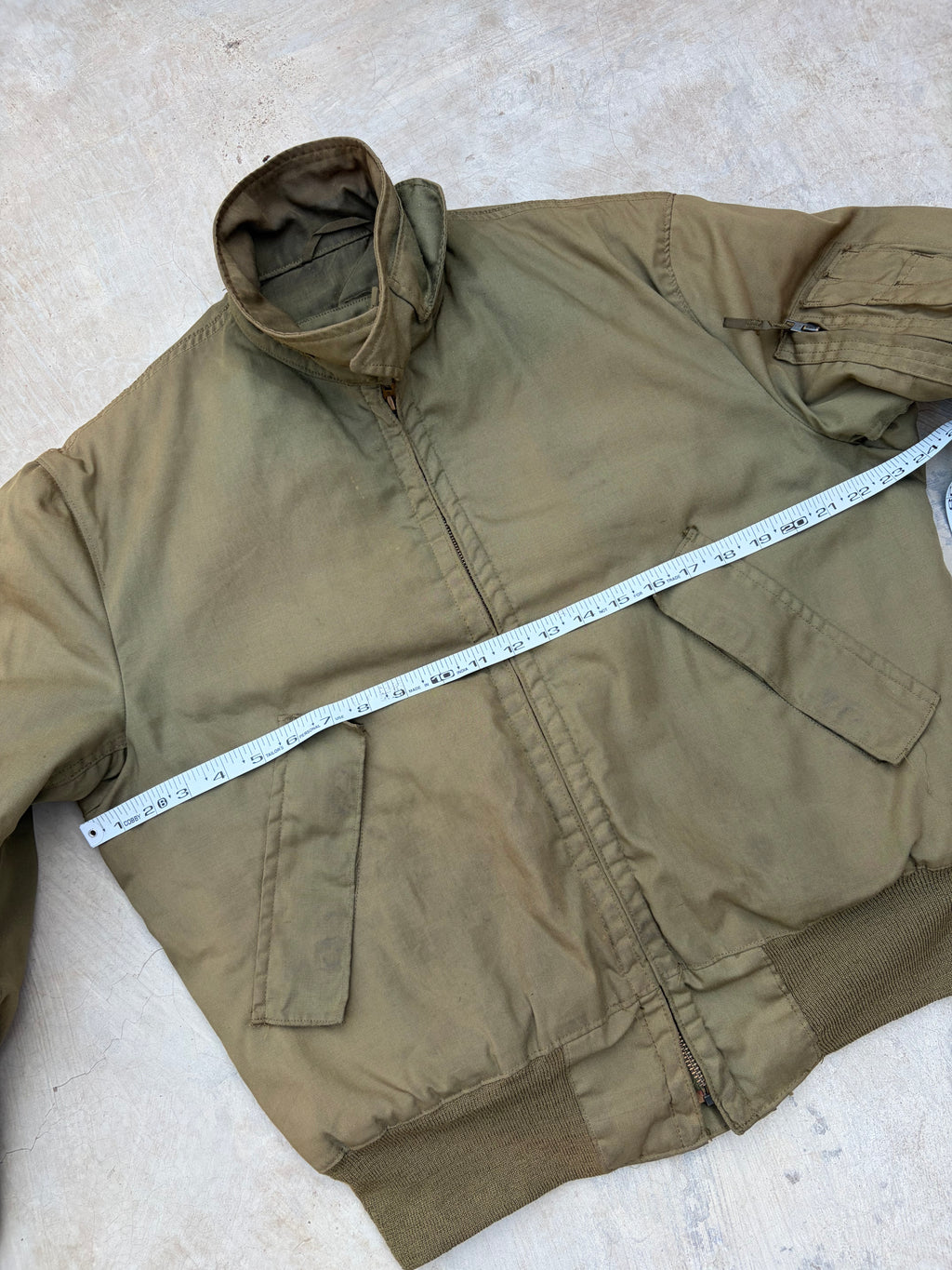 Rare 1980s Vintage Avirex U.S. Military Flight Jacket M/L