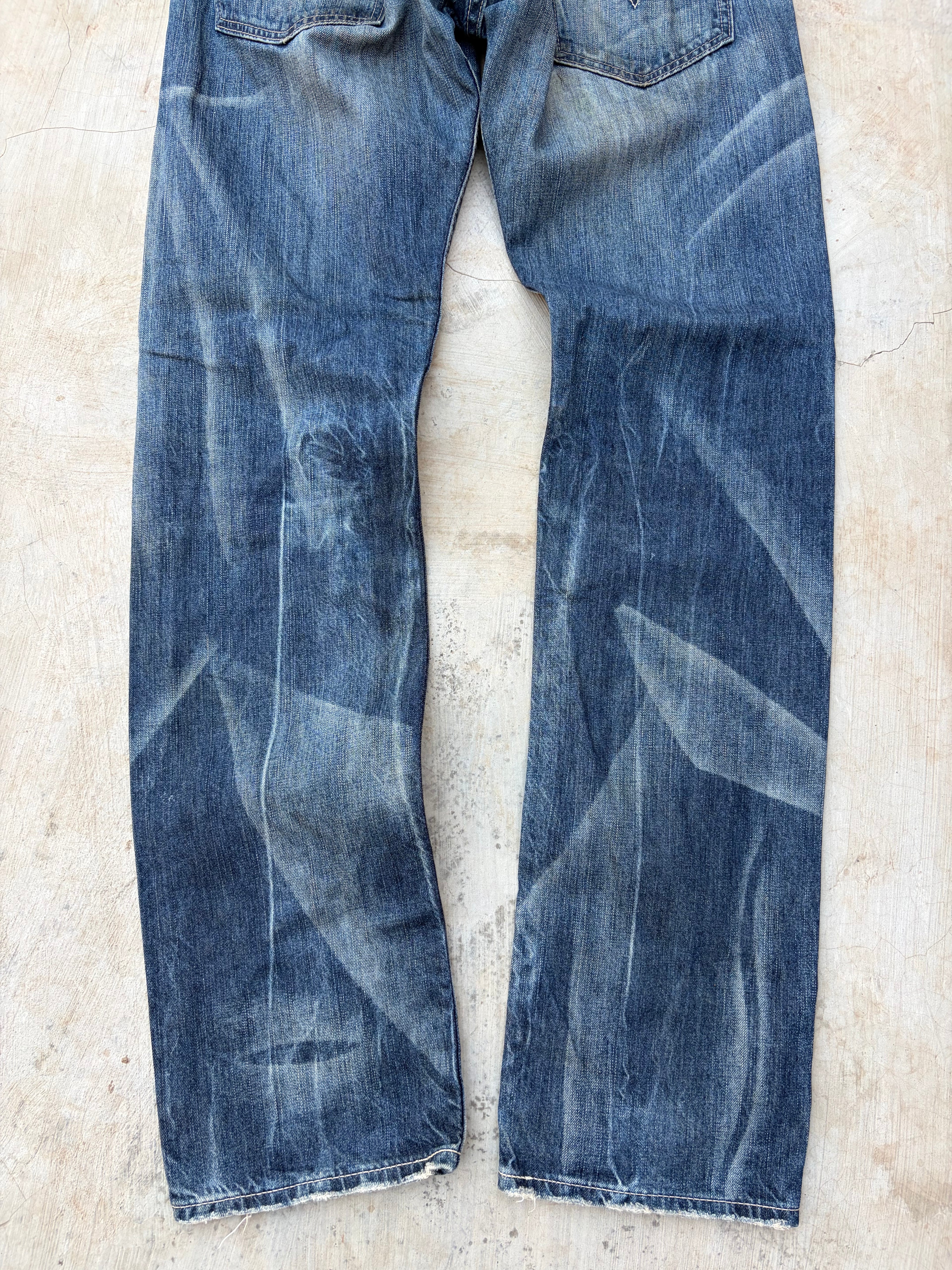 Vintage 2000s Levi’s 202 Cargo Denim Jeans Buckle Back 28