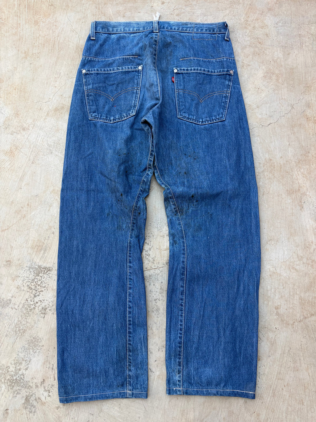 Vintage Levi’s Blue Denim Jeans Classic Straight Fit 32