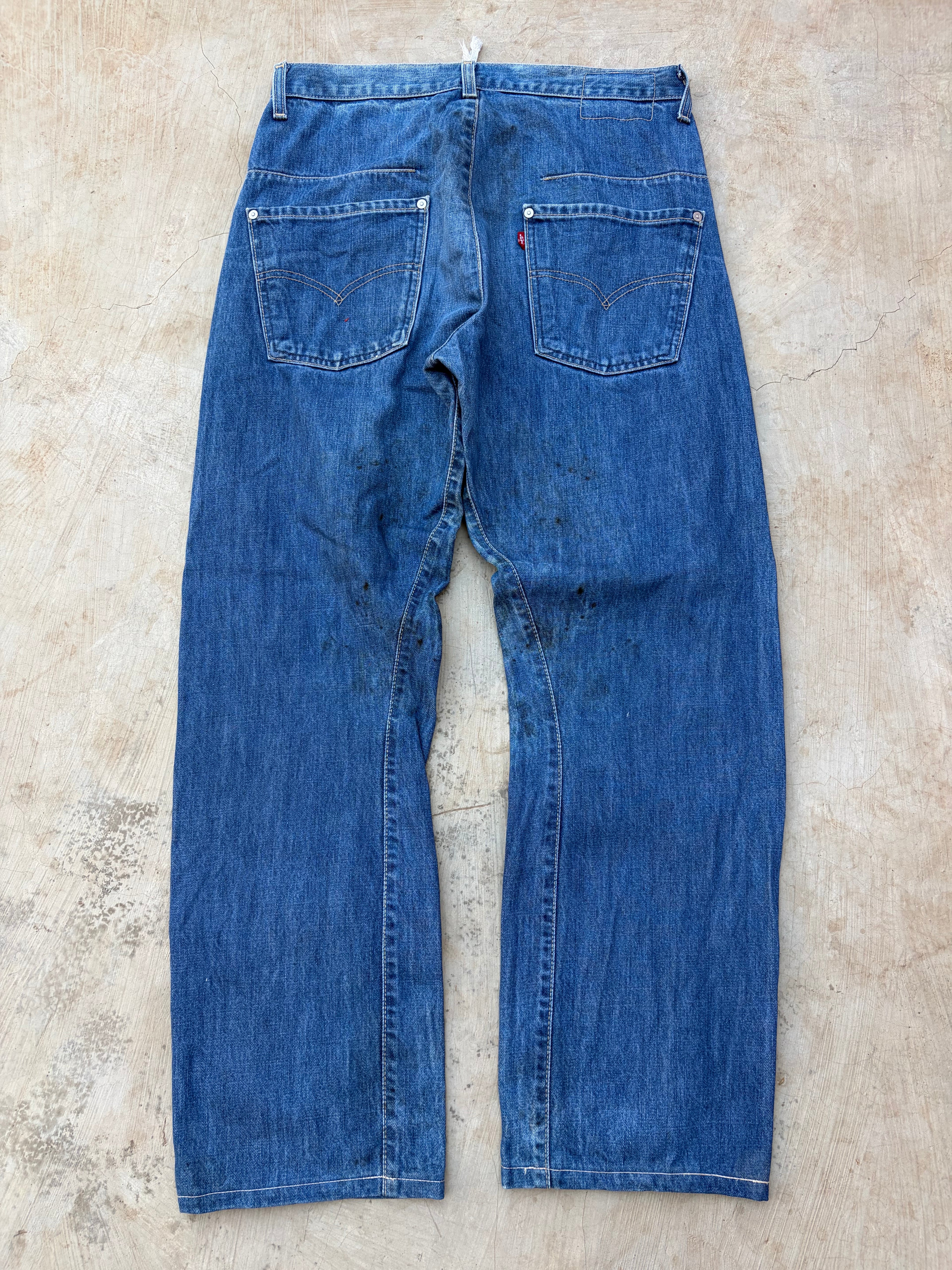 Vintage Levi’s Blue Denim Jeans Classic Straight Fit 32