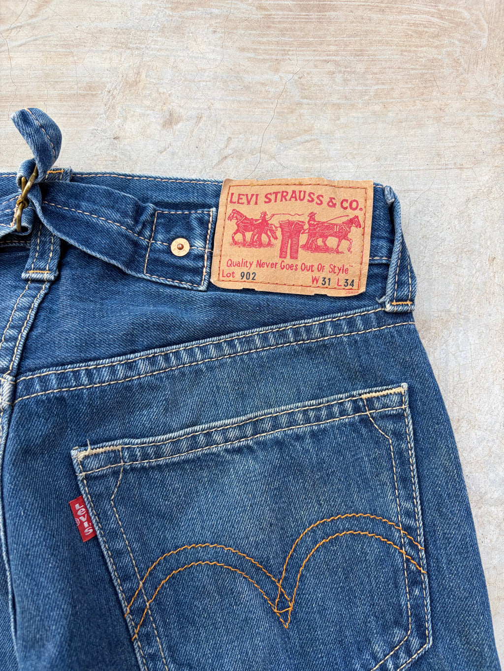 Vintage 2000s Levi’s 902 Buckle Belt Denim Jeans 32