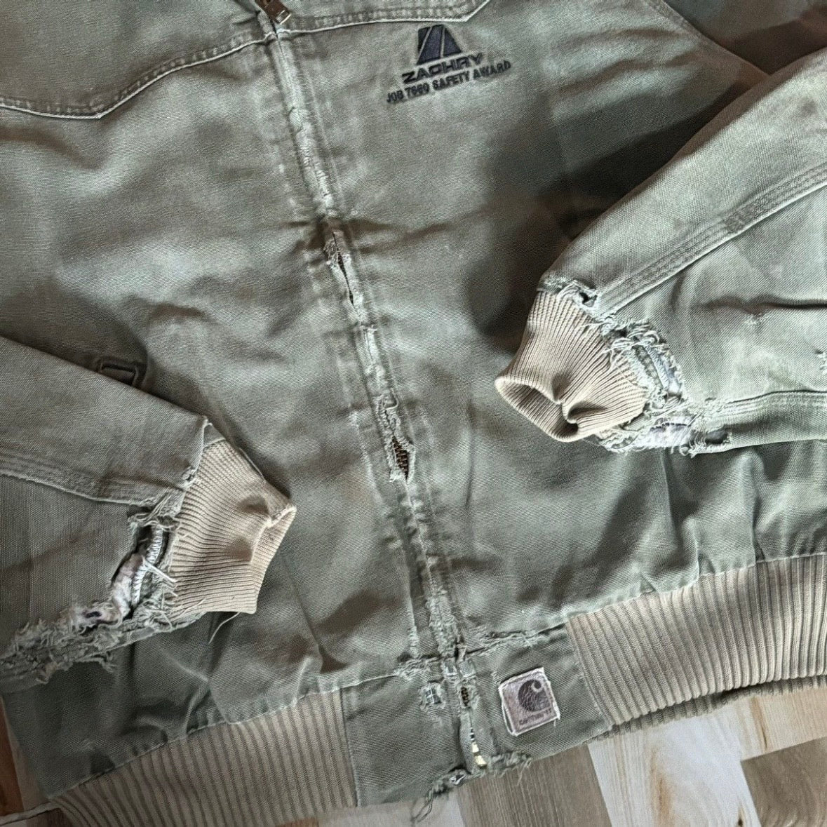 Vintage O0s Carhartt Distressed Santa FE Jacket J14 LOV L