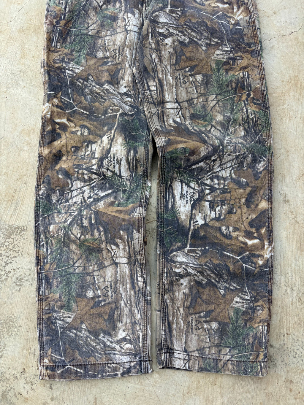 Vintage 2000s Carhartt 102288977 Realtree Camo Carpenter Pant 32
