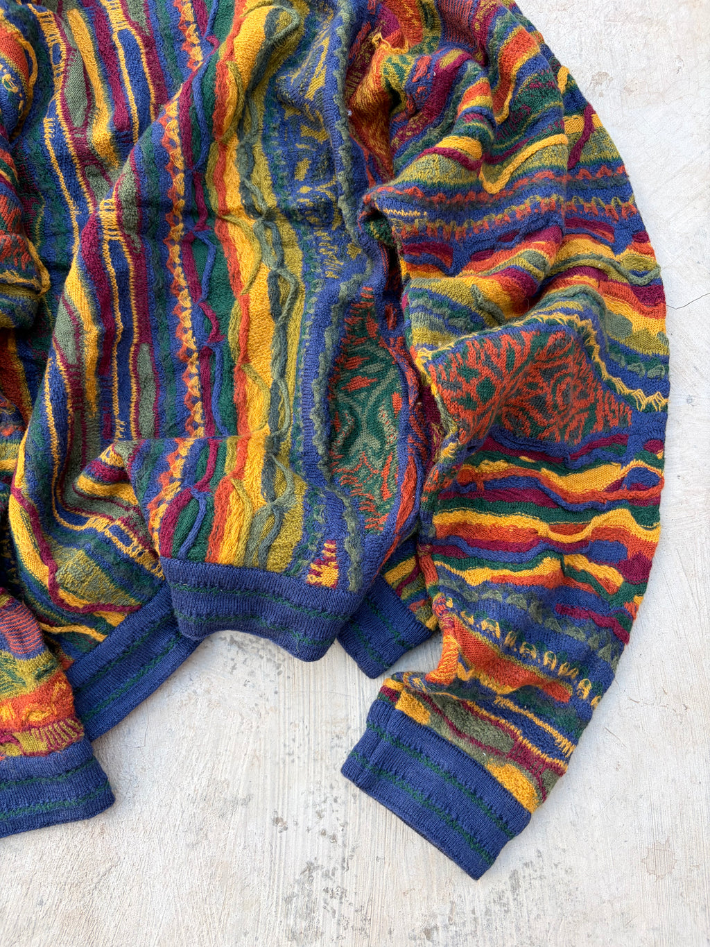 Vintage 90s COOGI Australia Pure New Wool Knit Sweater Size M