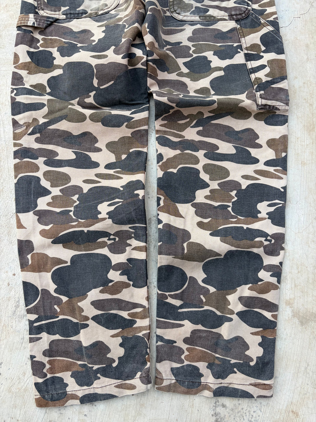 Vintage 2000s Carhartt Camo Distressed Carpenter Pant 32
