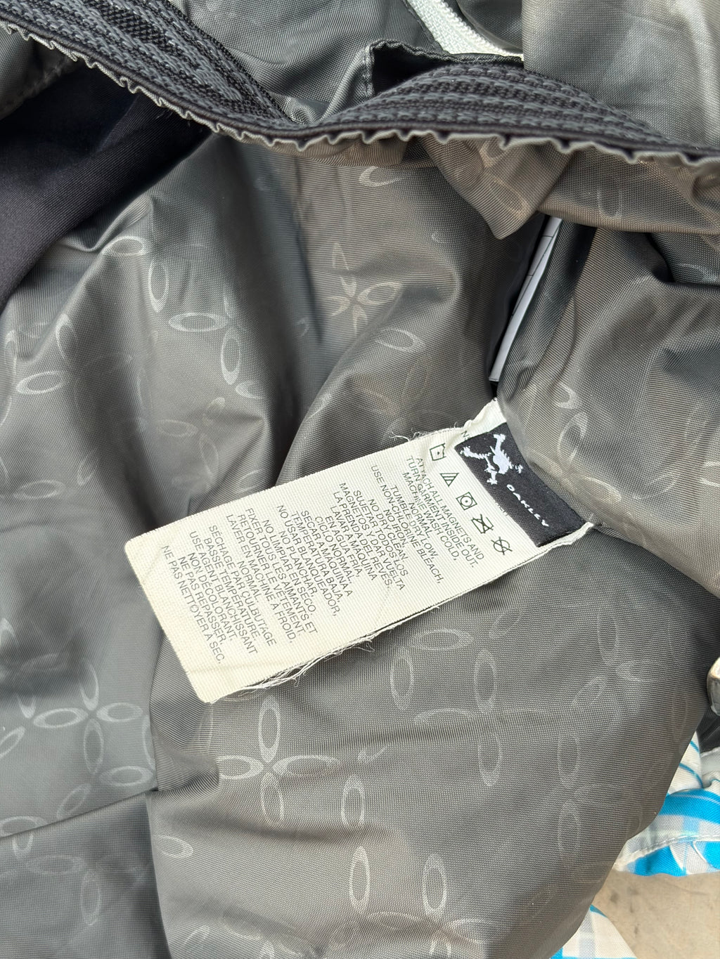 00s Oakley Down Blue Geometric Pattern Magnetic Closure Tech Jacket S/M