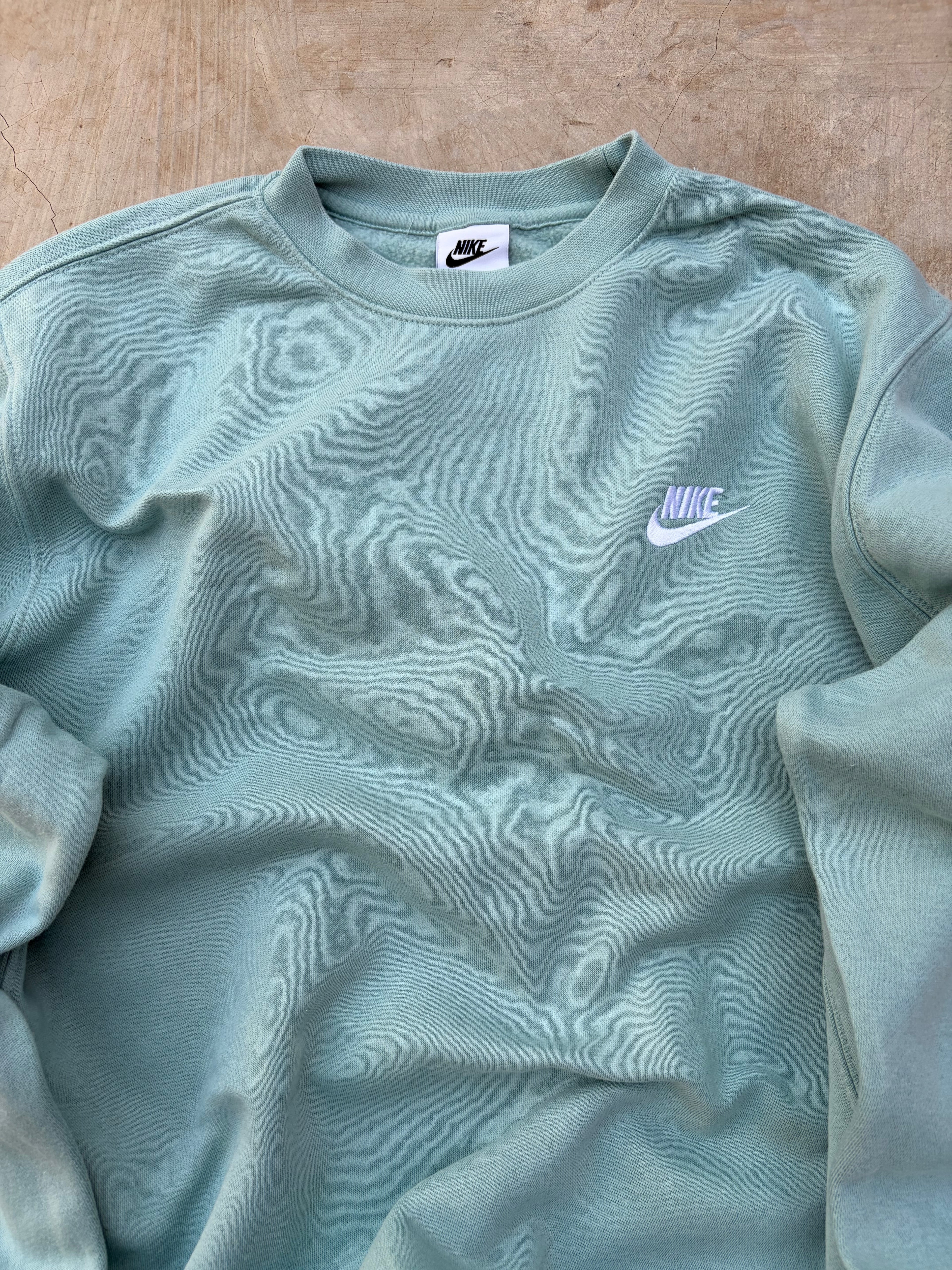 00s Vintage Nike Spellout Sweatshirt M