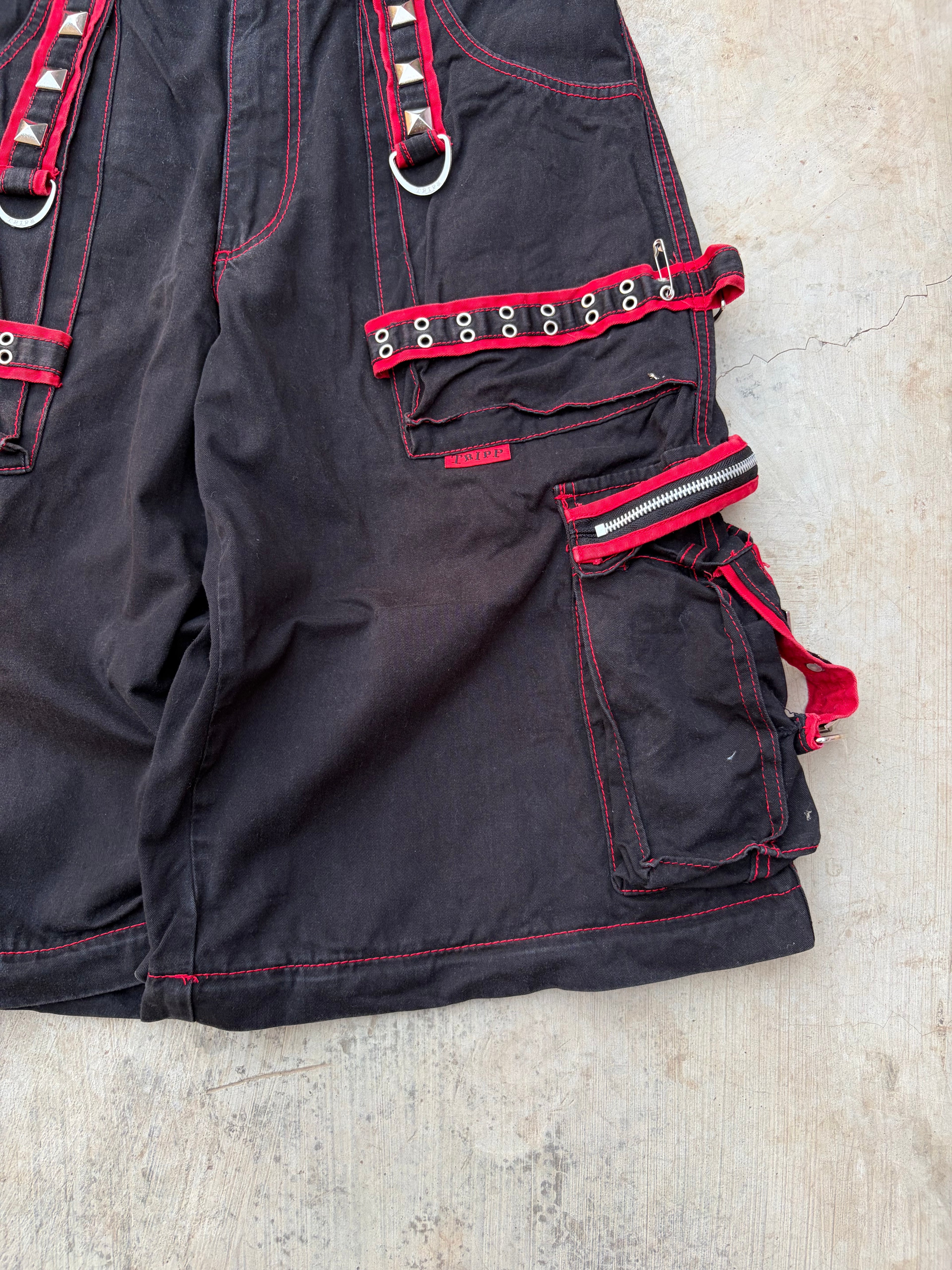 Vintage Tripp NYC Bondage Cargo Shorts Black Red Stitch Studded Punk Y2K 34