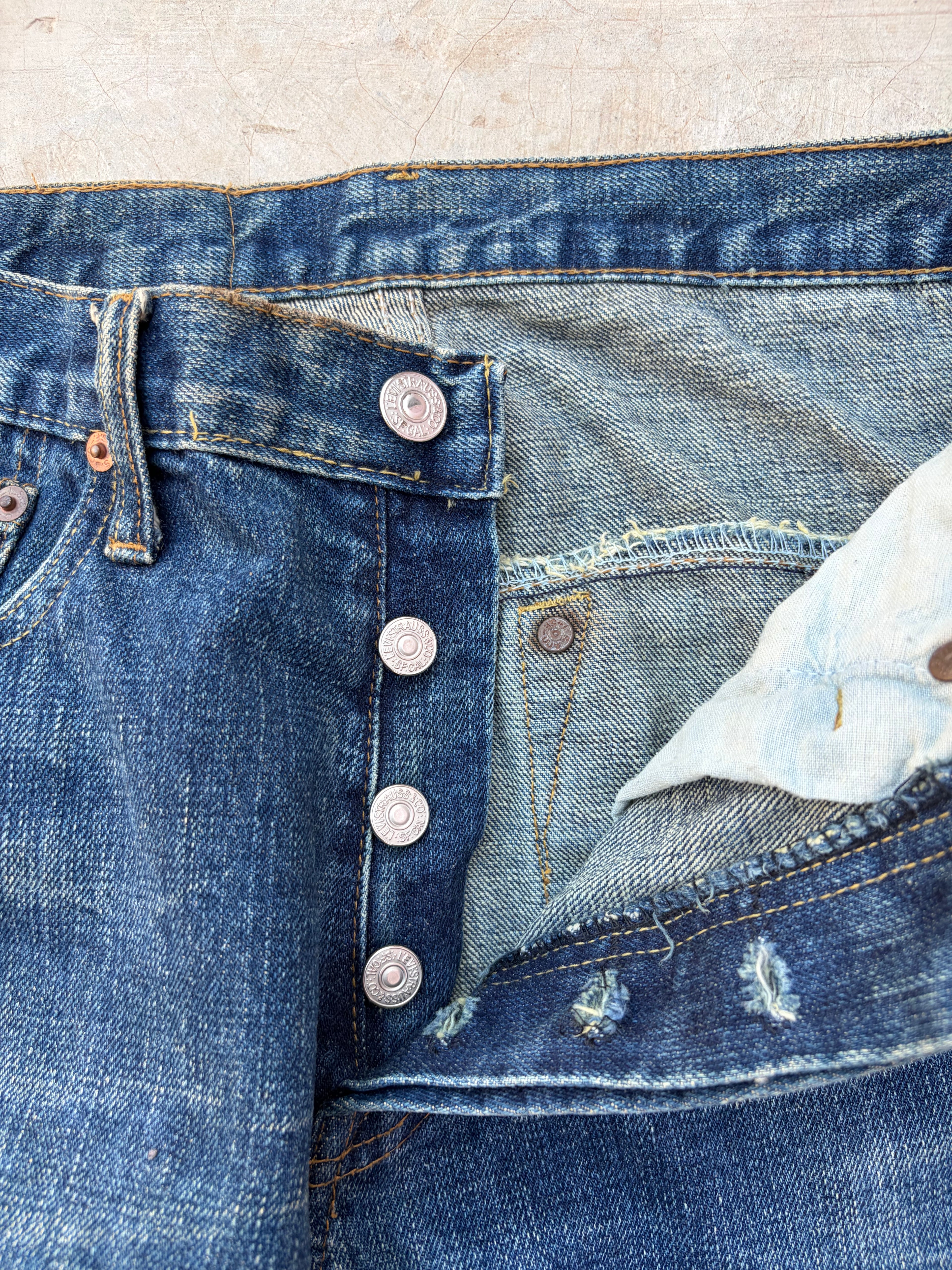 Vintage Levi’s 501XX Blue Denim Jeans Classic Straight Fit 30
