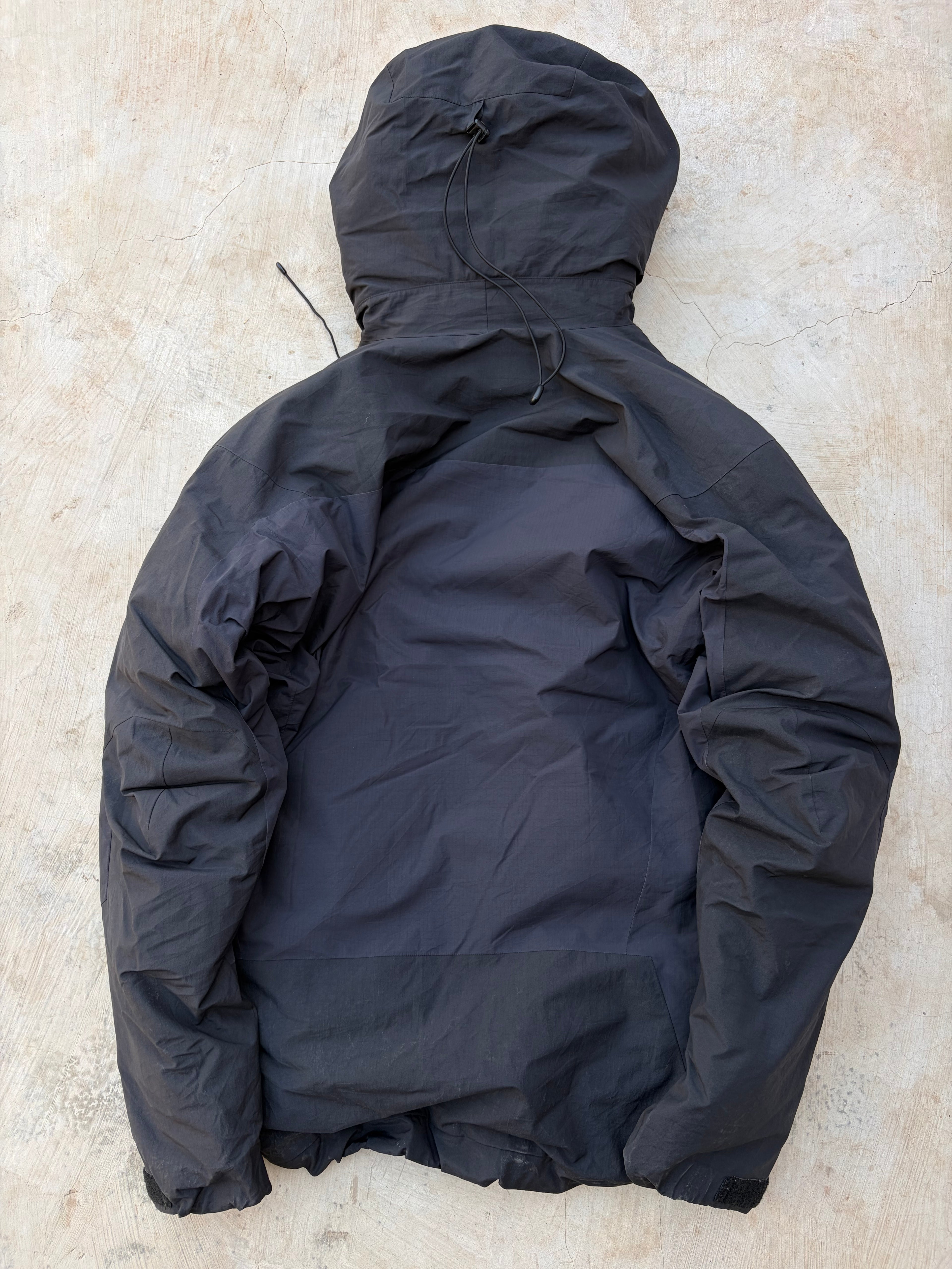Vintage 00s Arc’teryx Fission SV GoreTex Pro Jacket Black Technical Shell S/M