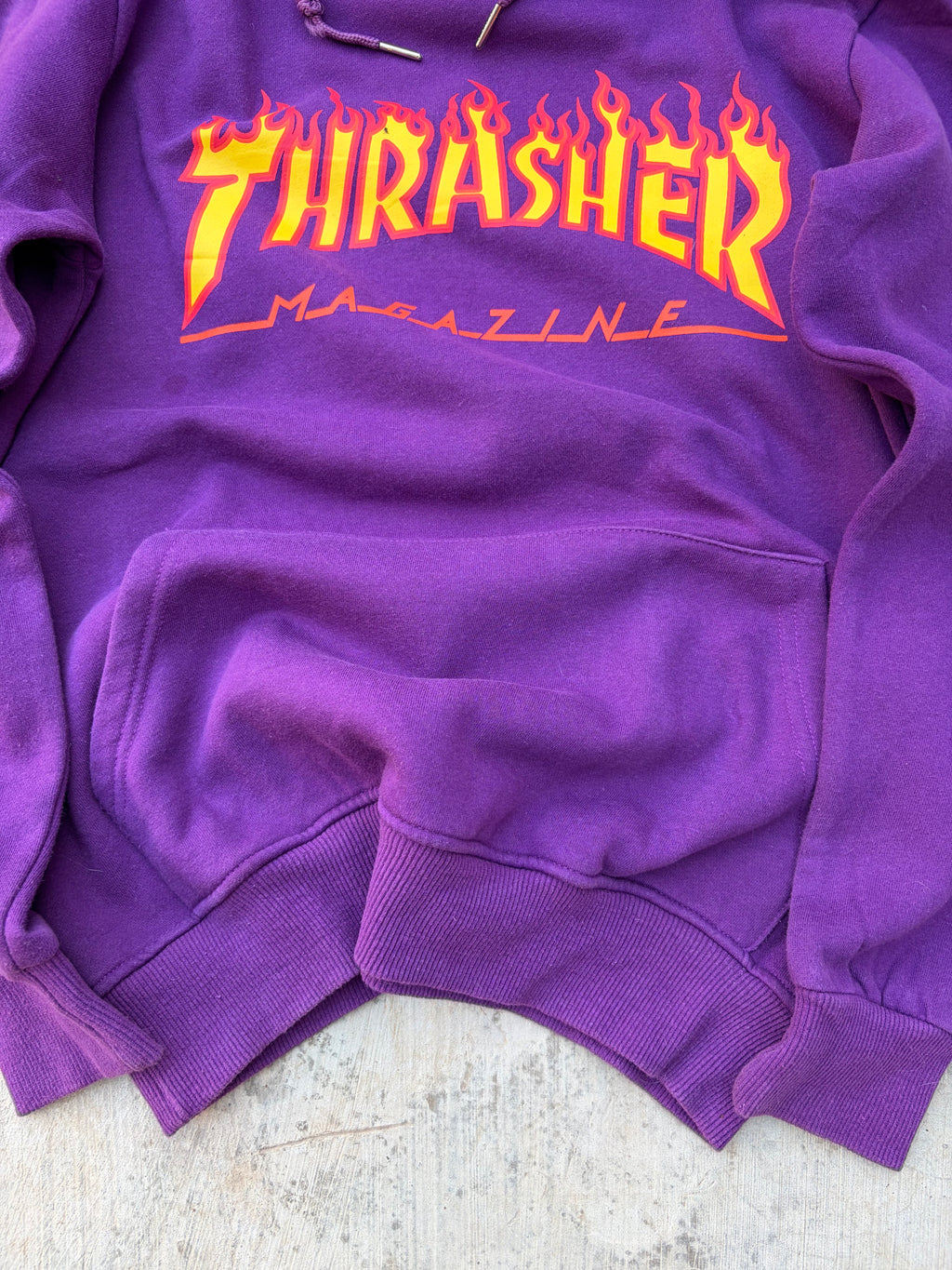 Vintage 00s Thrasher Flame Logo Hoodie (Purple) L