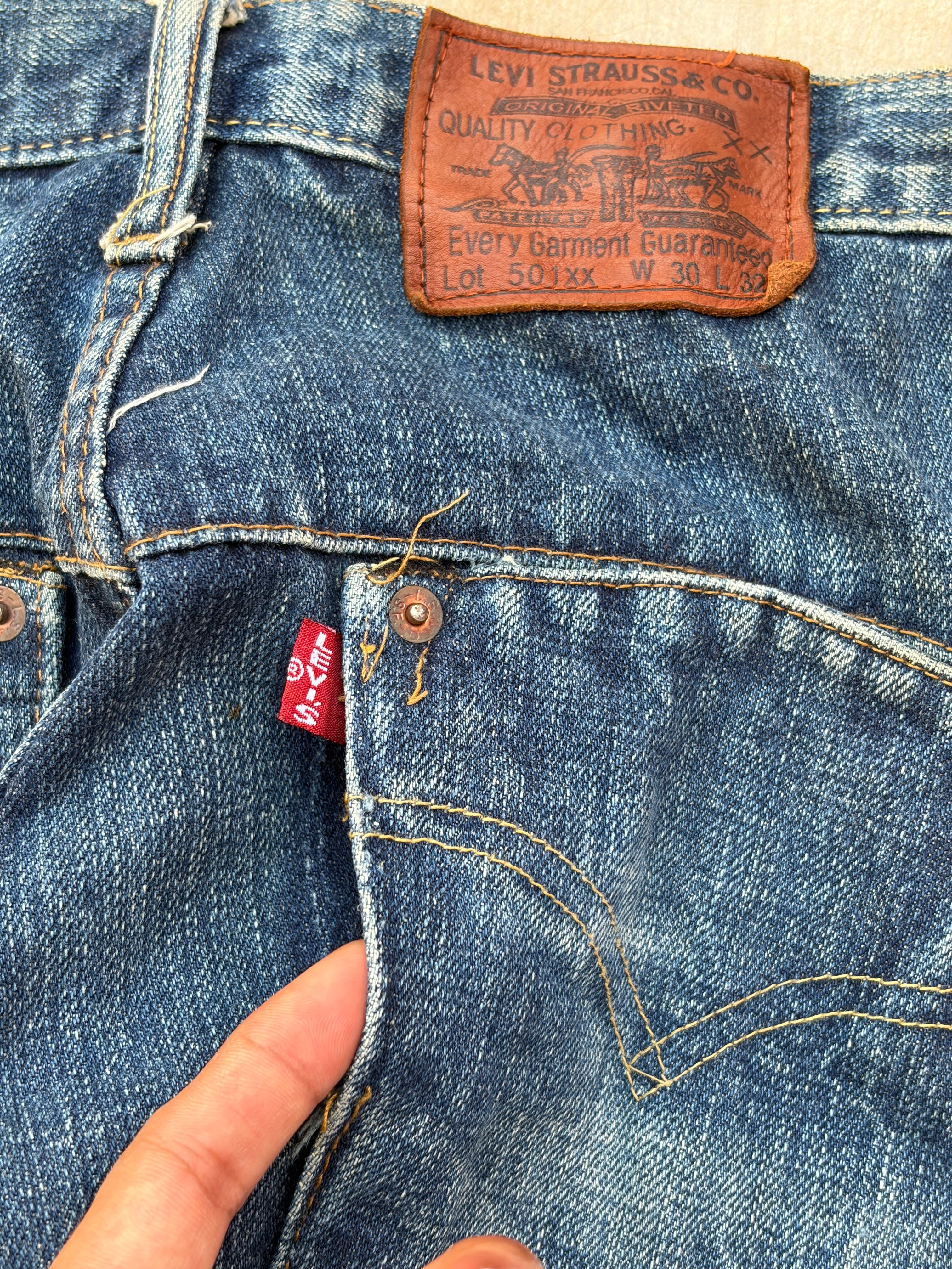 Vintage Levi’s 501XX Blue Denim Jeans Classic Straight Fit 30