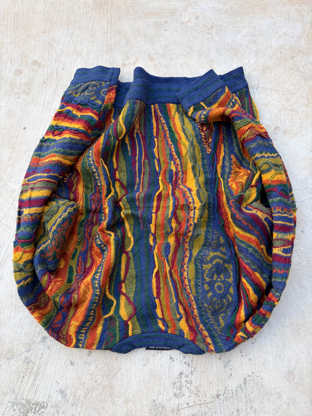 Vintage 90s COOGI Australia Pure New Wool Knit Sweater Size M
