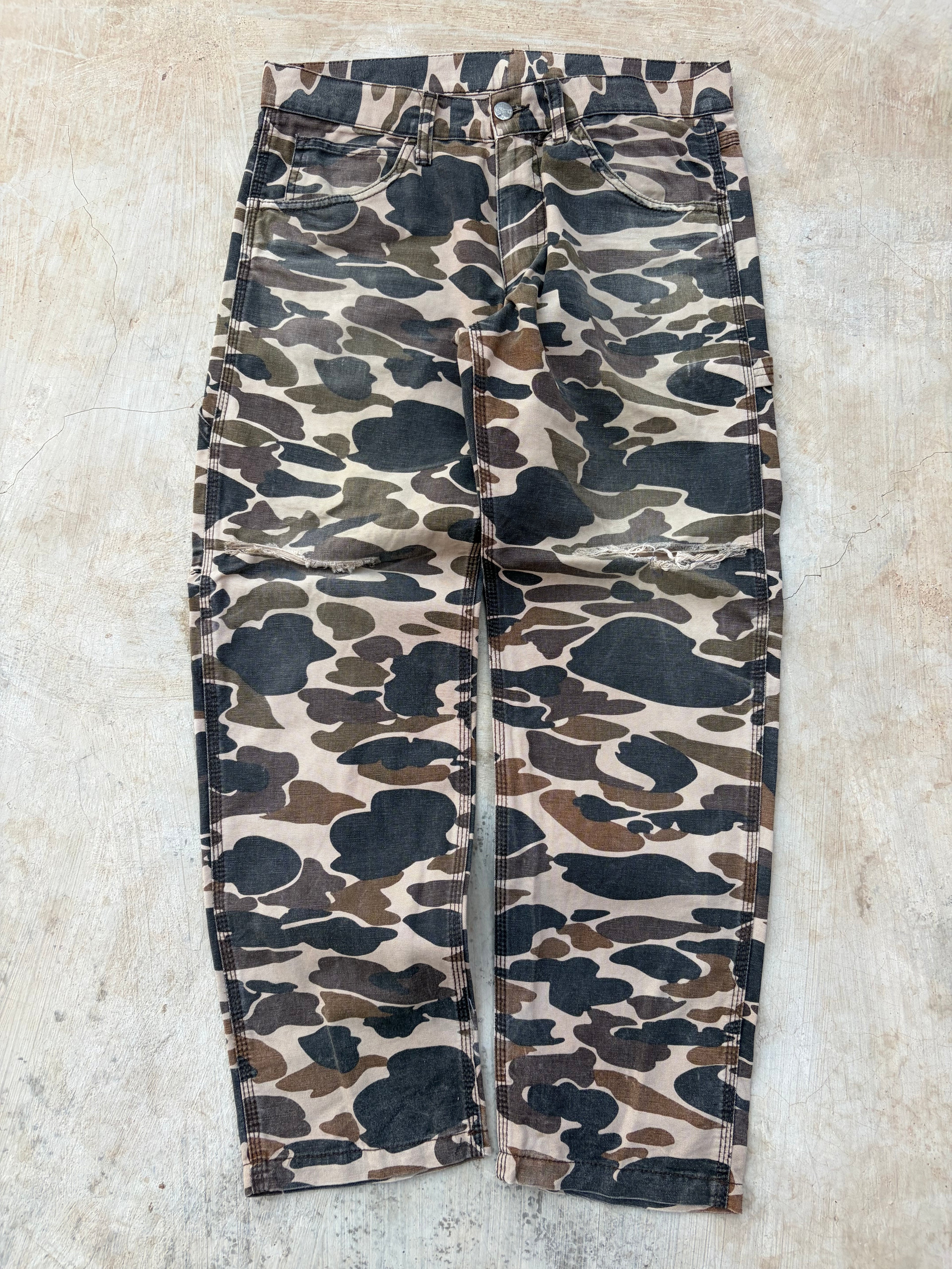 Vintage 2000s Carhartt Camo Distressed Carpenter Pant 32