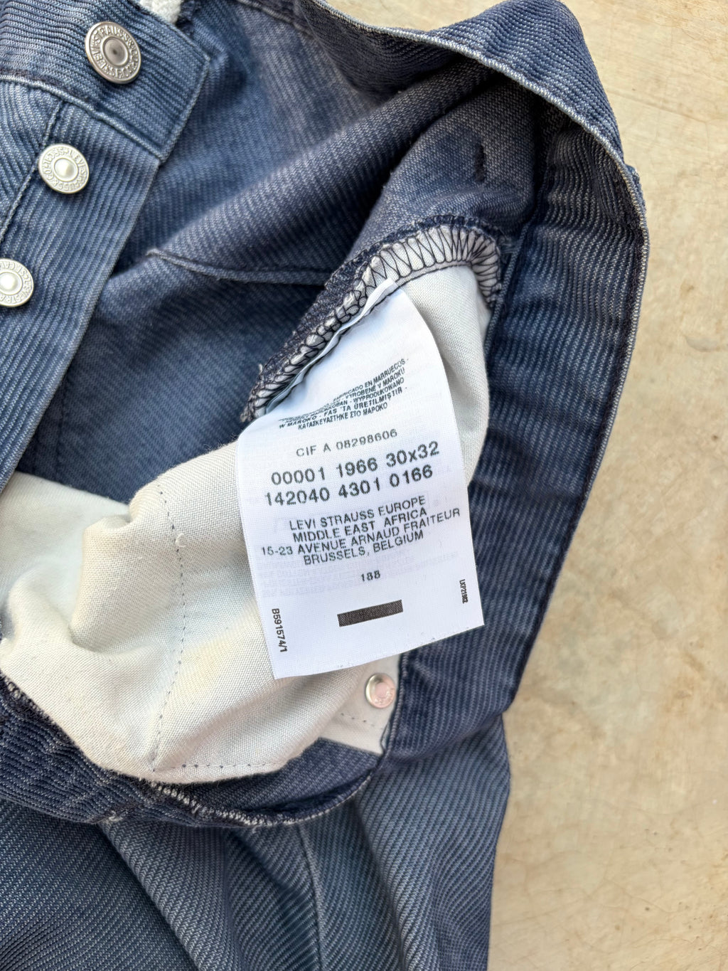 Vintage Early 2000s Levi’s Blue Denim Jeans 30