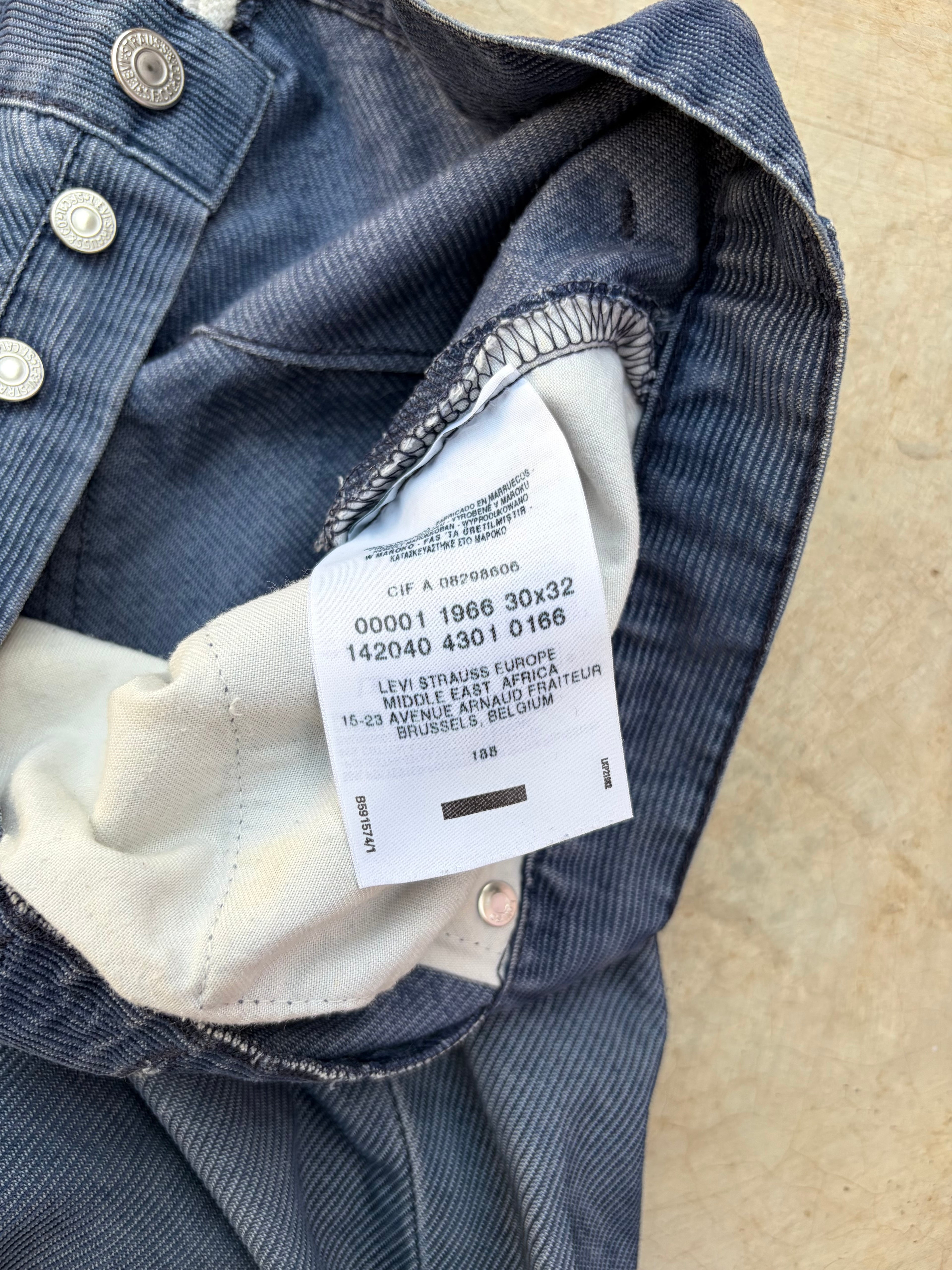 Vintage Early 2000s Levi’s Blue Denim Jeans 30