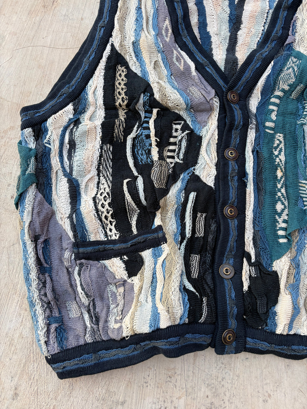 Vintage 90s COOGI Australia 3D Textured Knit Vest L