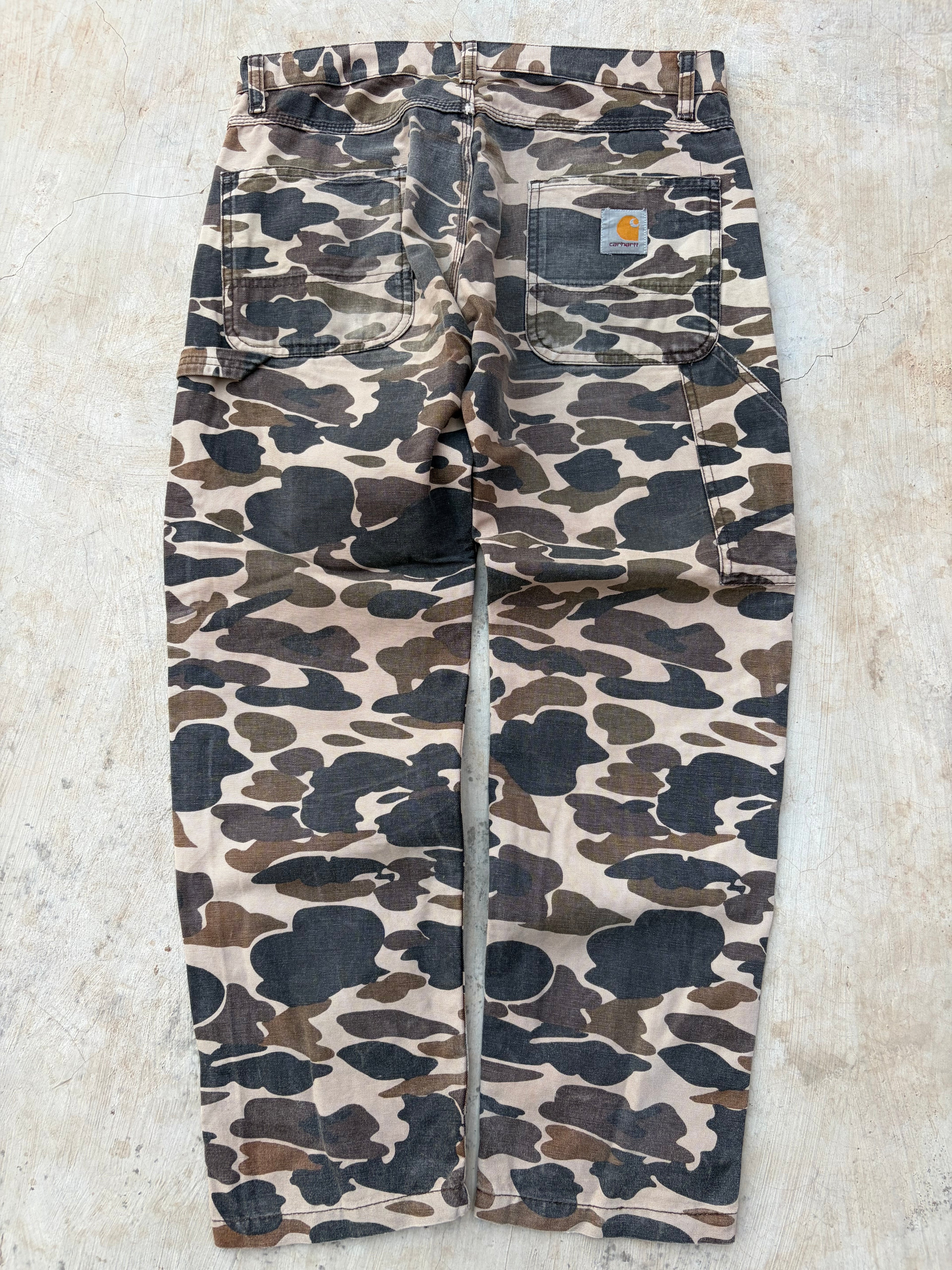 Vintage 2000s Carhartt Camo Distressed Carpenter Pant 32