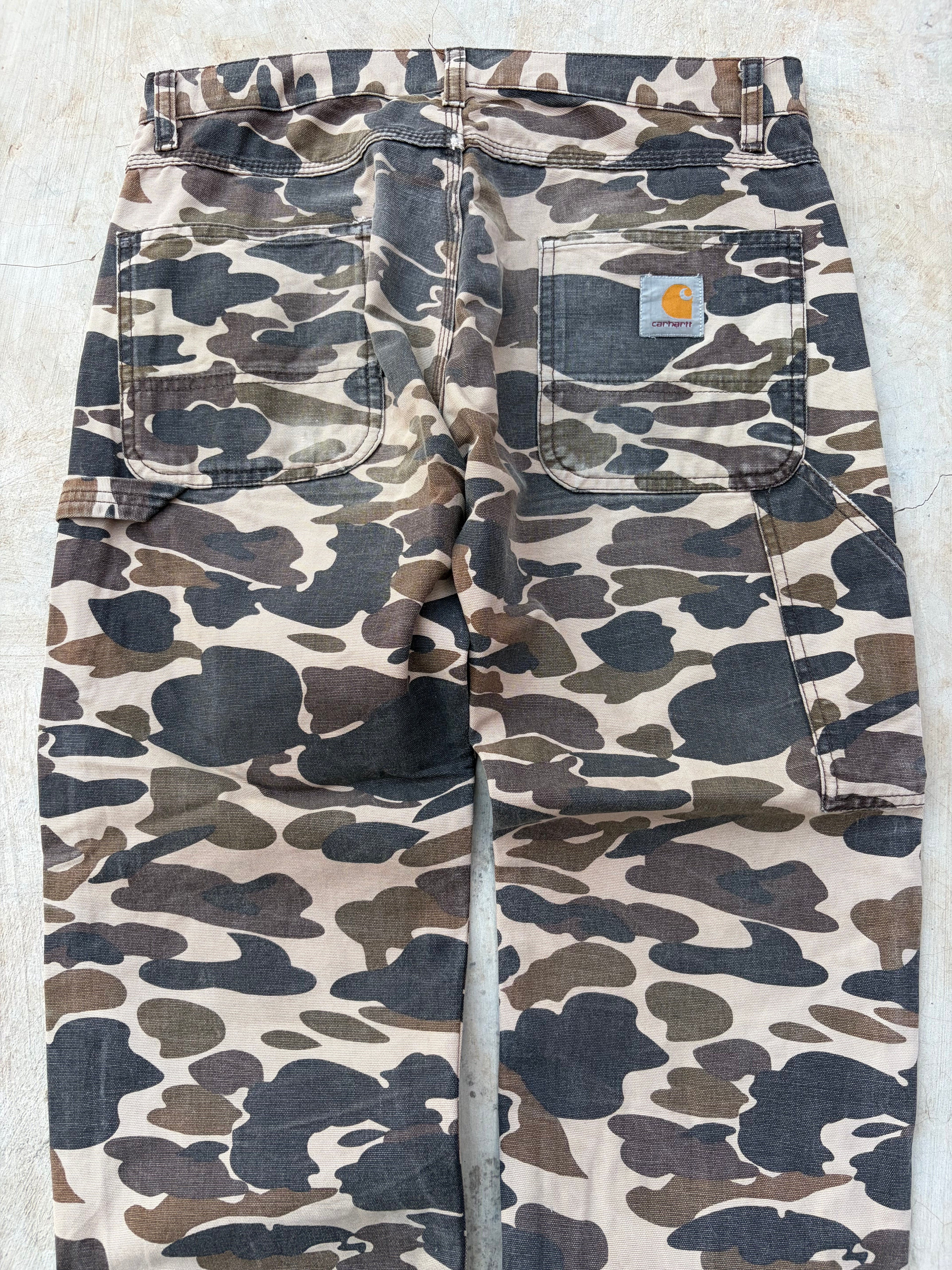 Vintage 2000s Carhartt Camo Distressed Carpenter Pant 32
