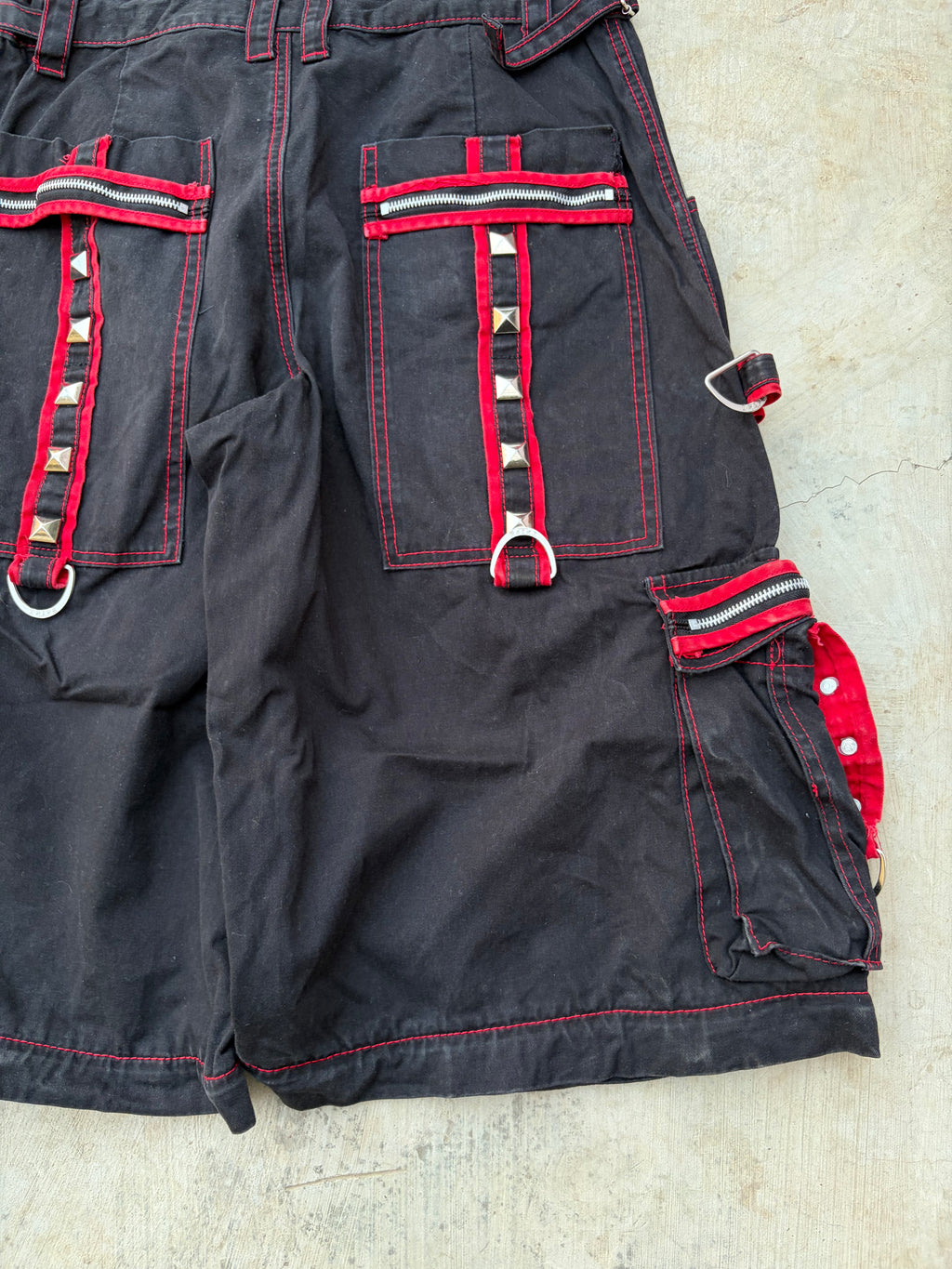 Vintage Tripp NYC Bondage Cargo Shorts Black Red Stitch Studded Punk Y2K 34