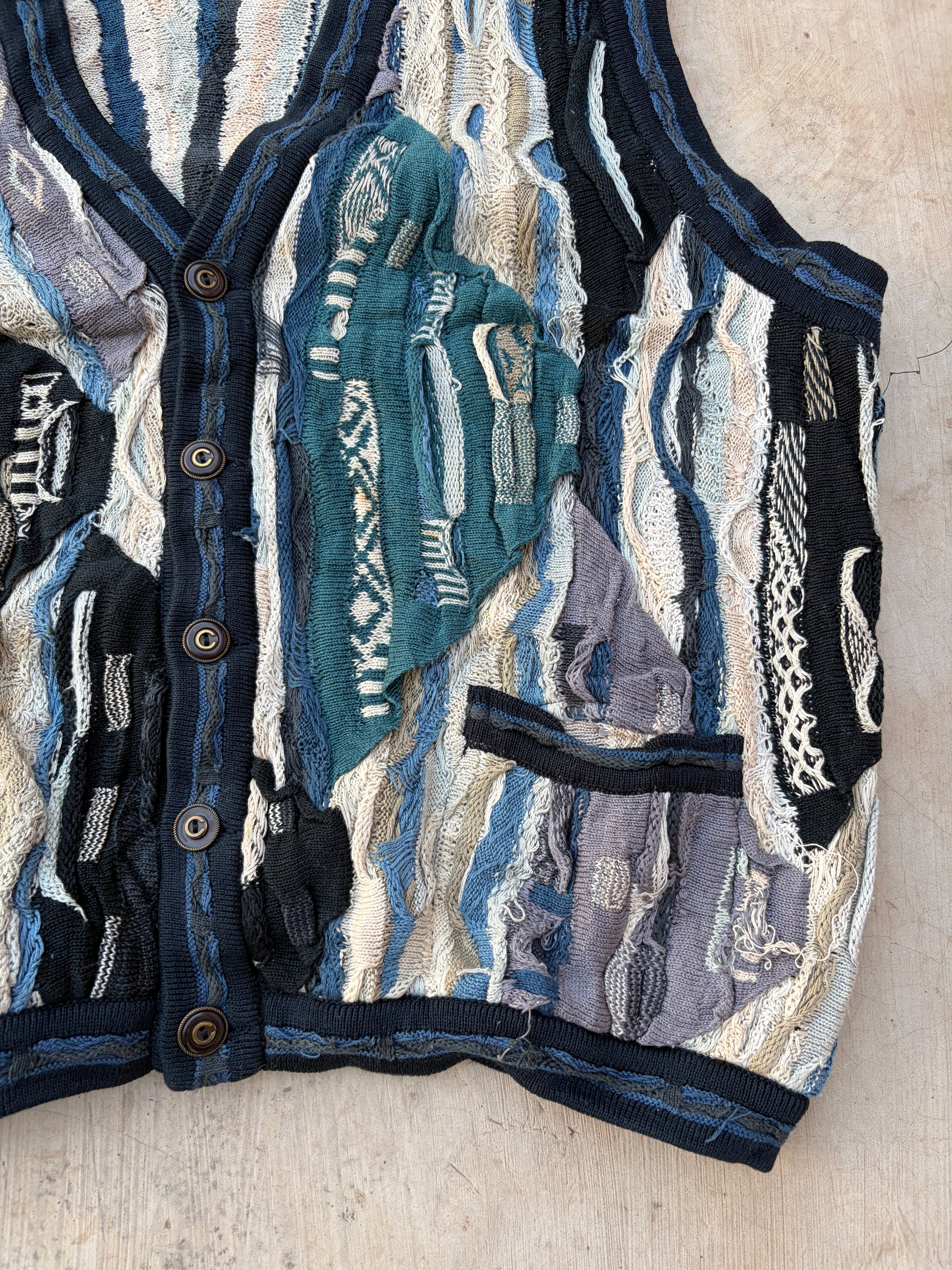 Vintage 90s COOGI Australia 3D Textured Knit Vest L