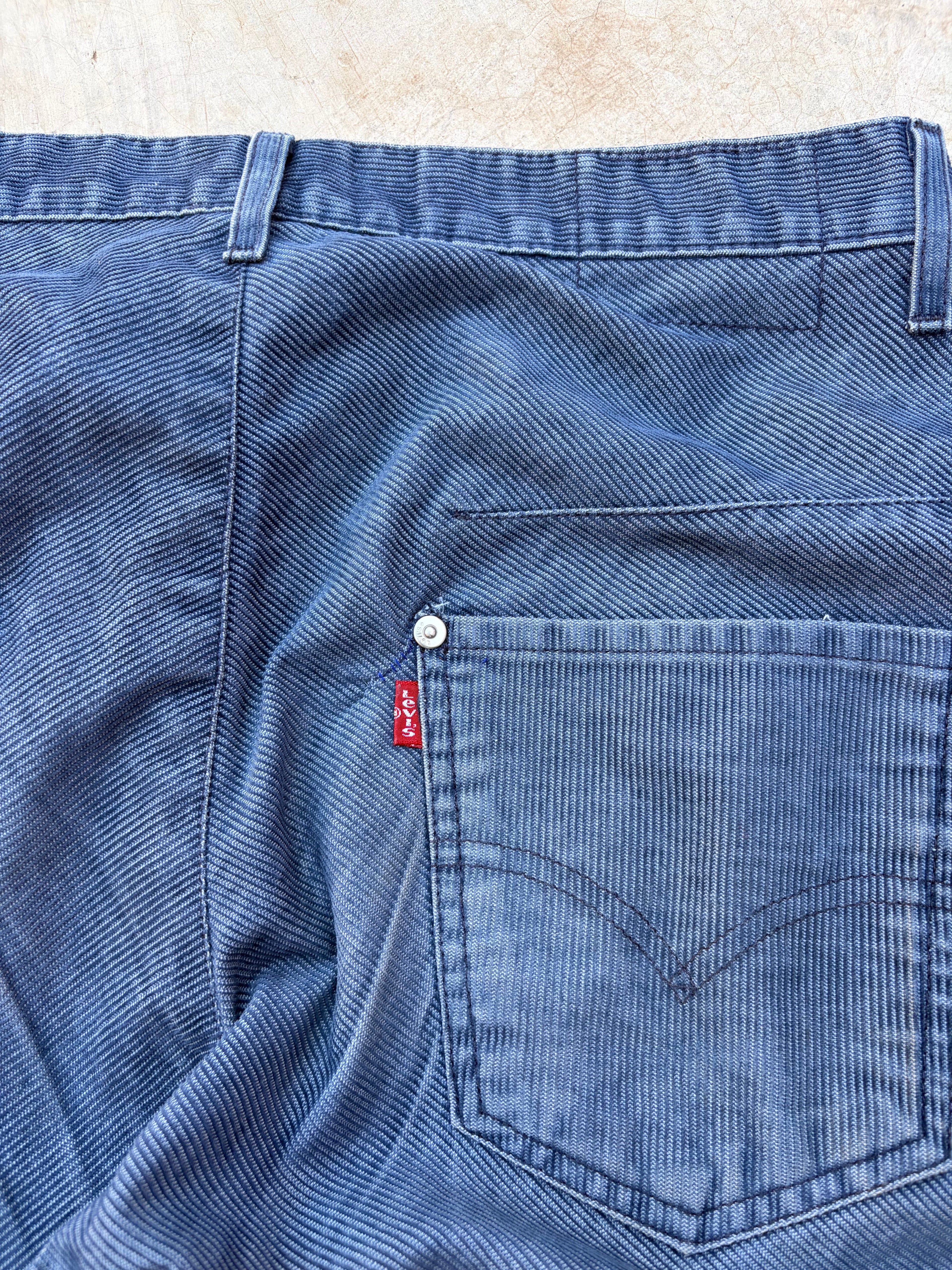 Vintage Early 2000s Levi’s Blue Denim Jeans 30