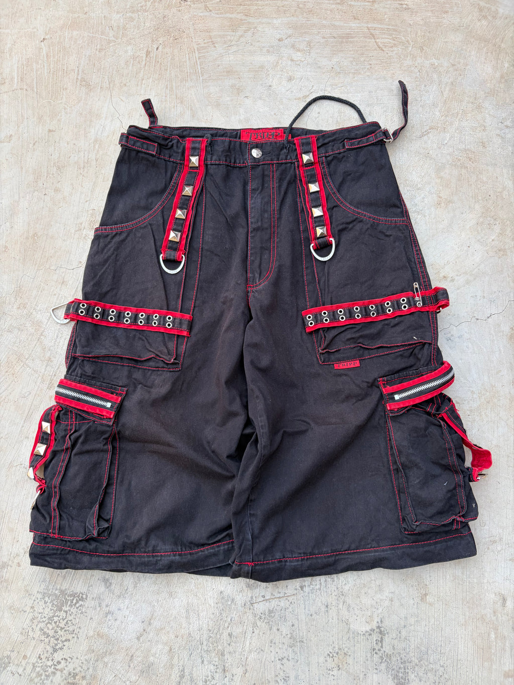 Vintage Tripp NYC Bondage Cargo Shorts Black Red Stitch Studded Punk Y2K 34