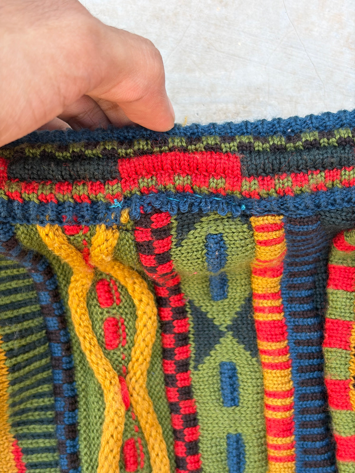 Vintage 90s COOGI Australia 3D Knit Sweater M