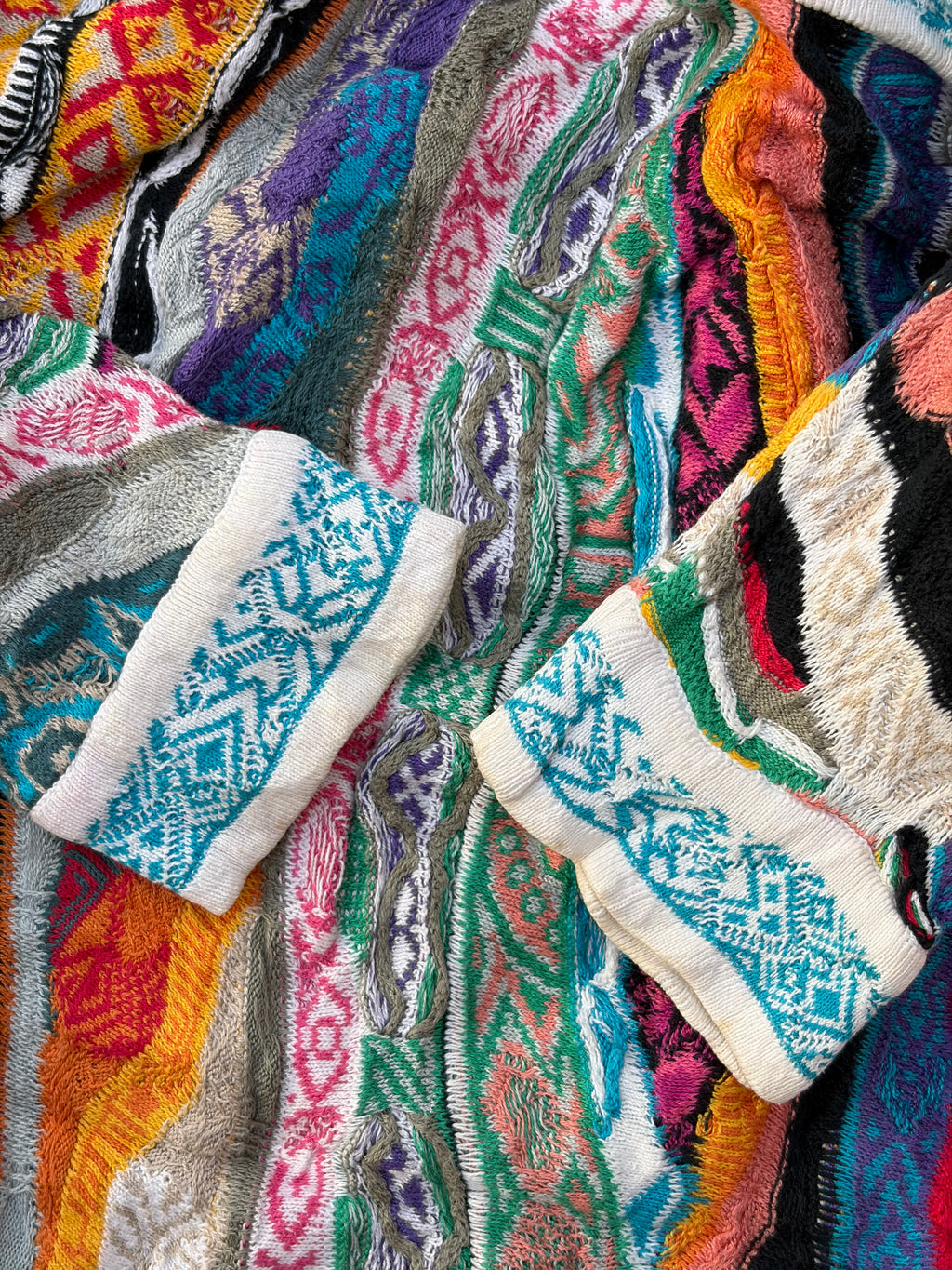 Vintage 90s COOGI Australia 3D Textured Knit Sweater L