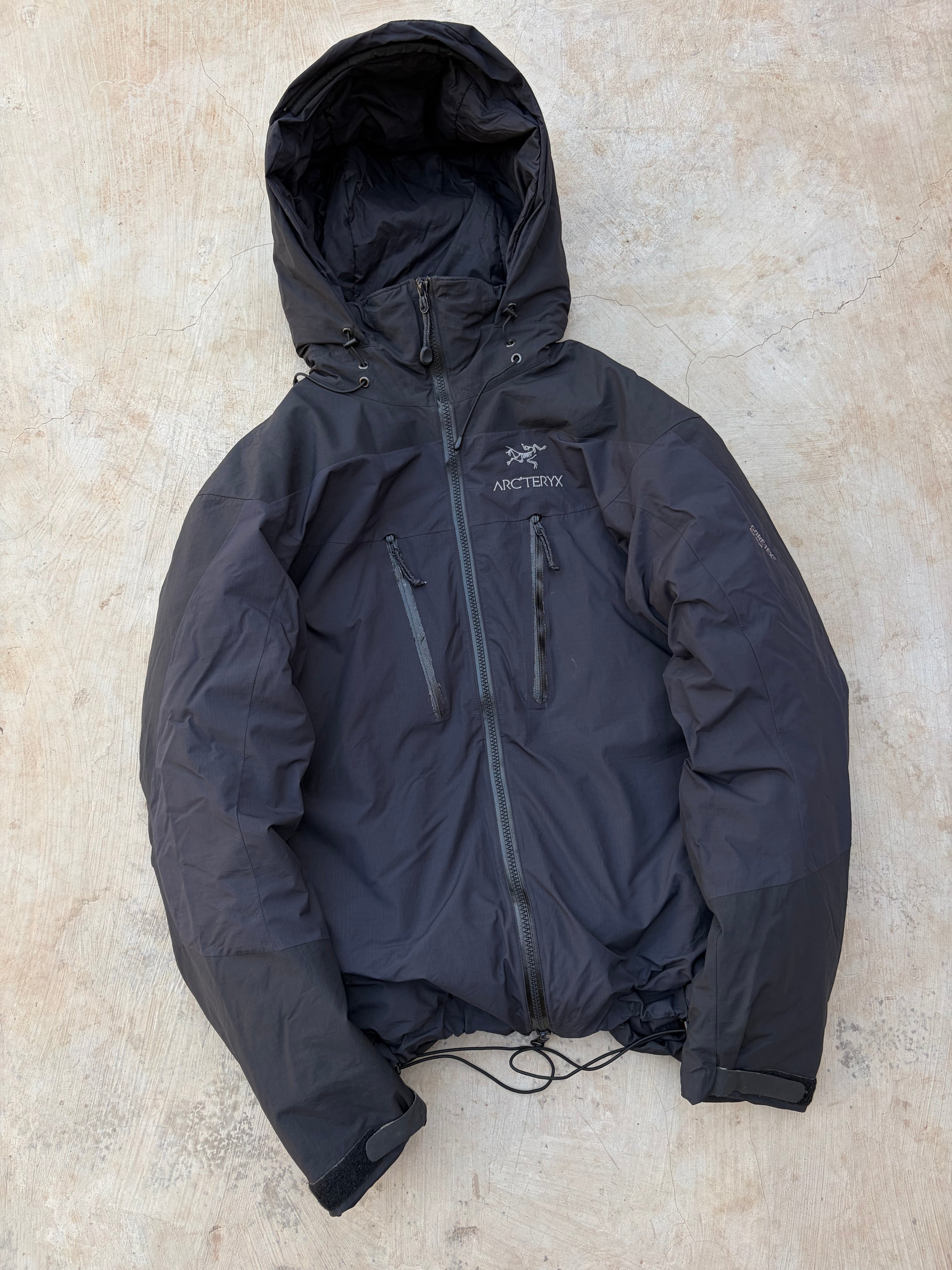 Vintage 00s Arc’teryx Fission SV GoreTex Pro Jacket Black Technical Shell S/M