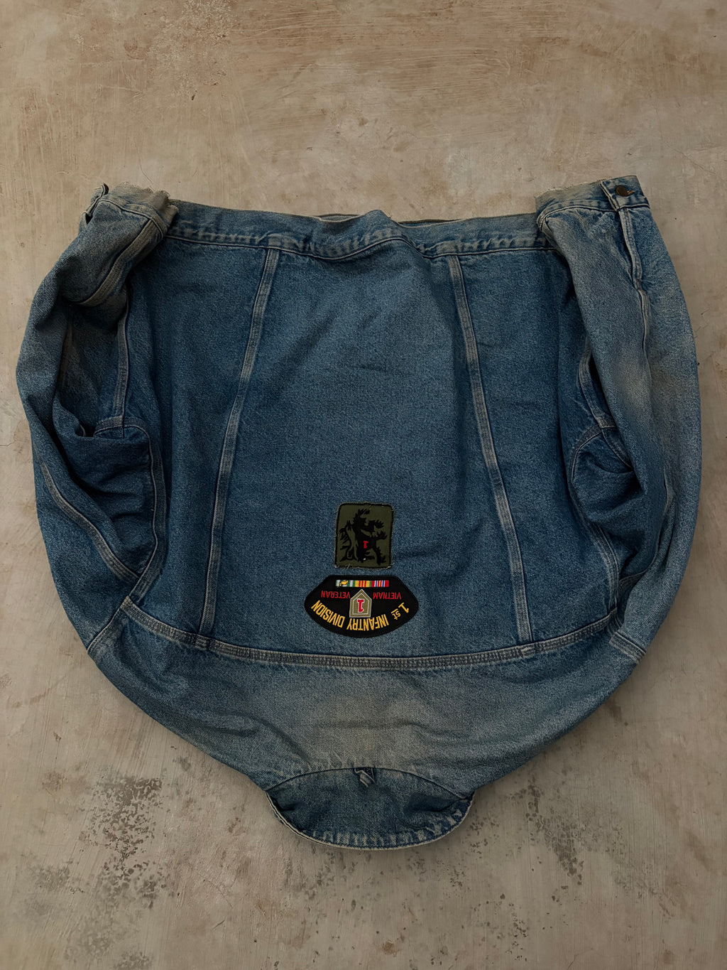 Vintage 90s Carhartt Denim Jacket 1st Infantry Division Vietnam Veteran XL