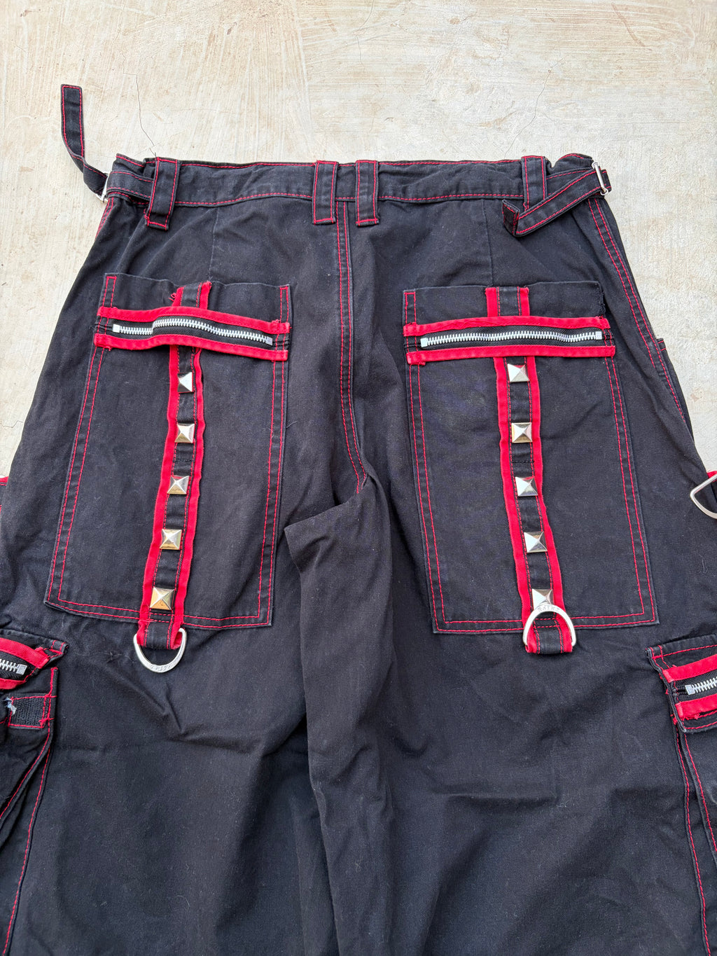 Vintage Tripp NYC Bondage Cargo Shorts Black Red Stitch Studded Punk Y2K 34