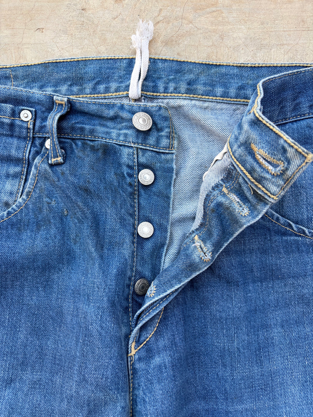 Vintage Levi’s Blue Denim Jeans Classic Straight Fit 32
