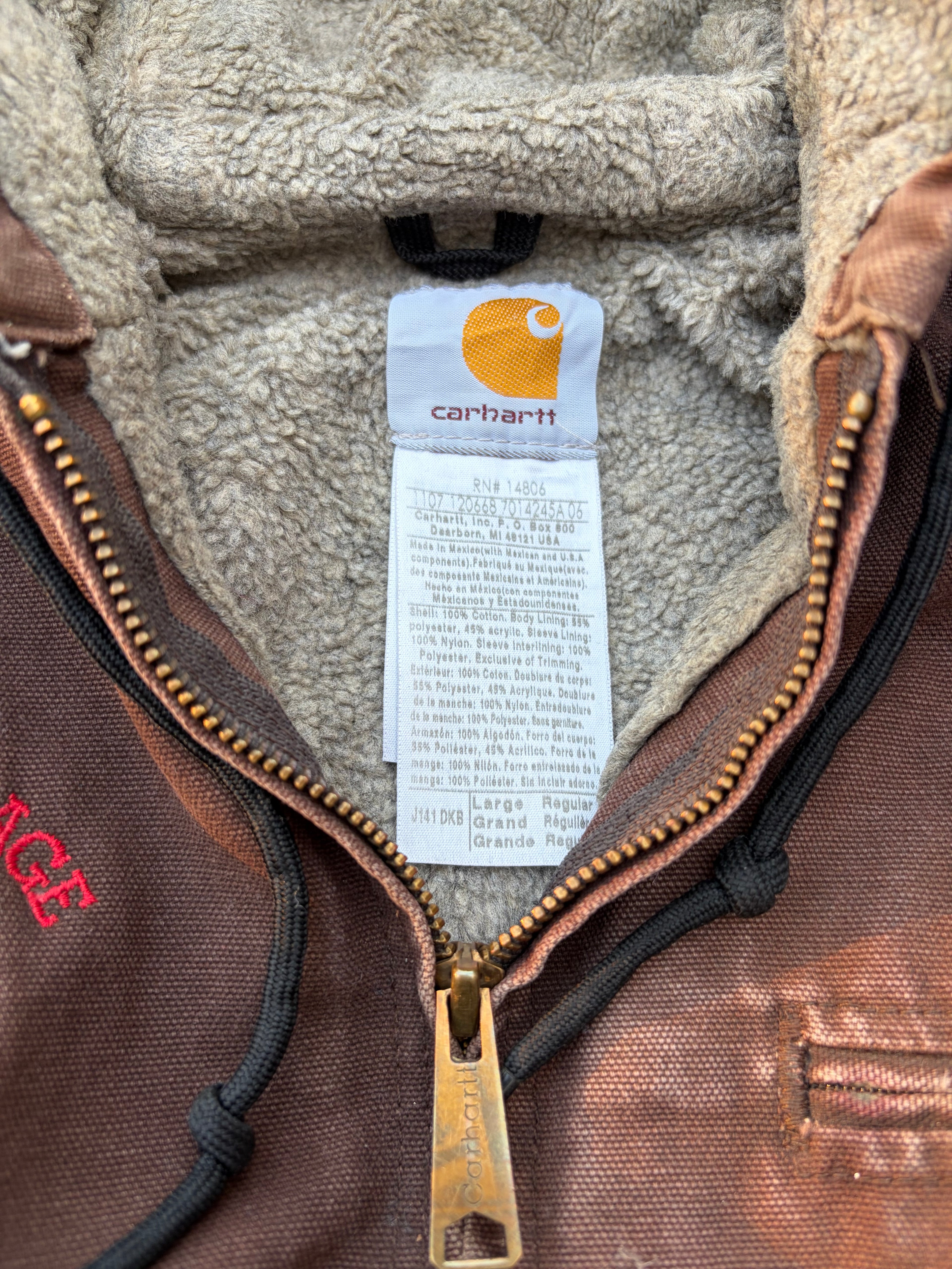 Vintage 00s Carhartt J141 DKD Active Jacket Brown Distressed USA Workwear L