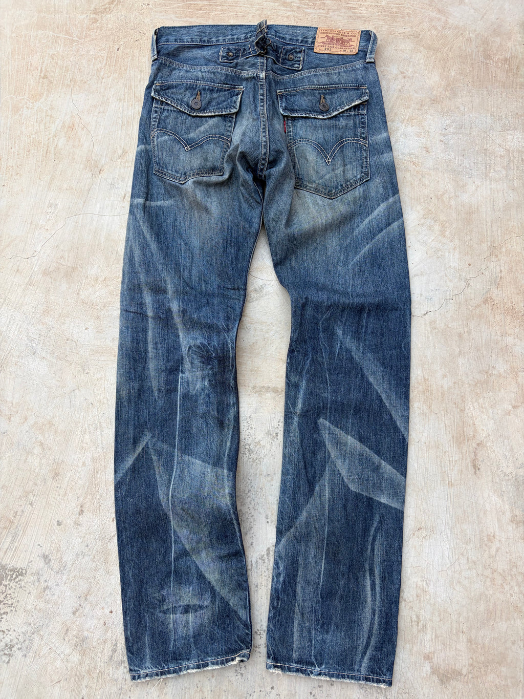 Vintage 2000s Levi’s 202 Cargo Denim Jeans Buckle Back 28