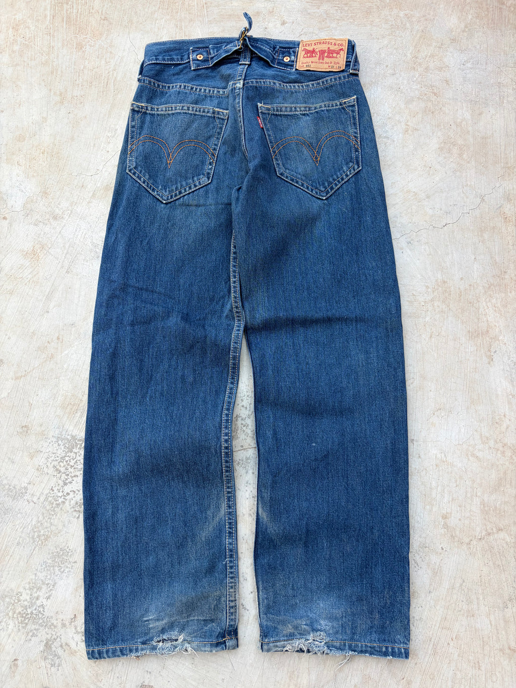 Vintage 2000s Levi’s 902 Buckle Belt Denim Jeans 32
