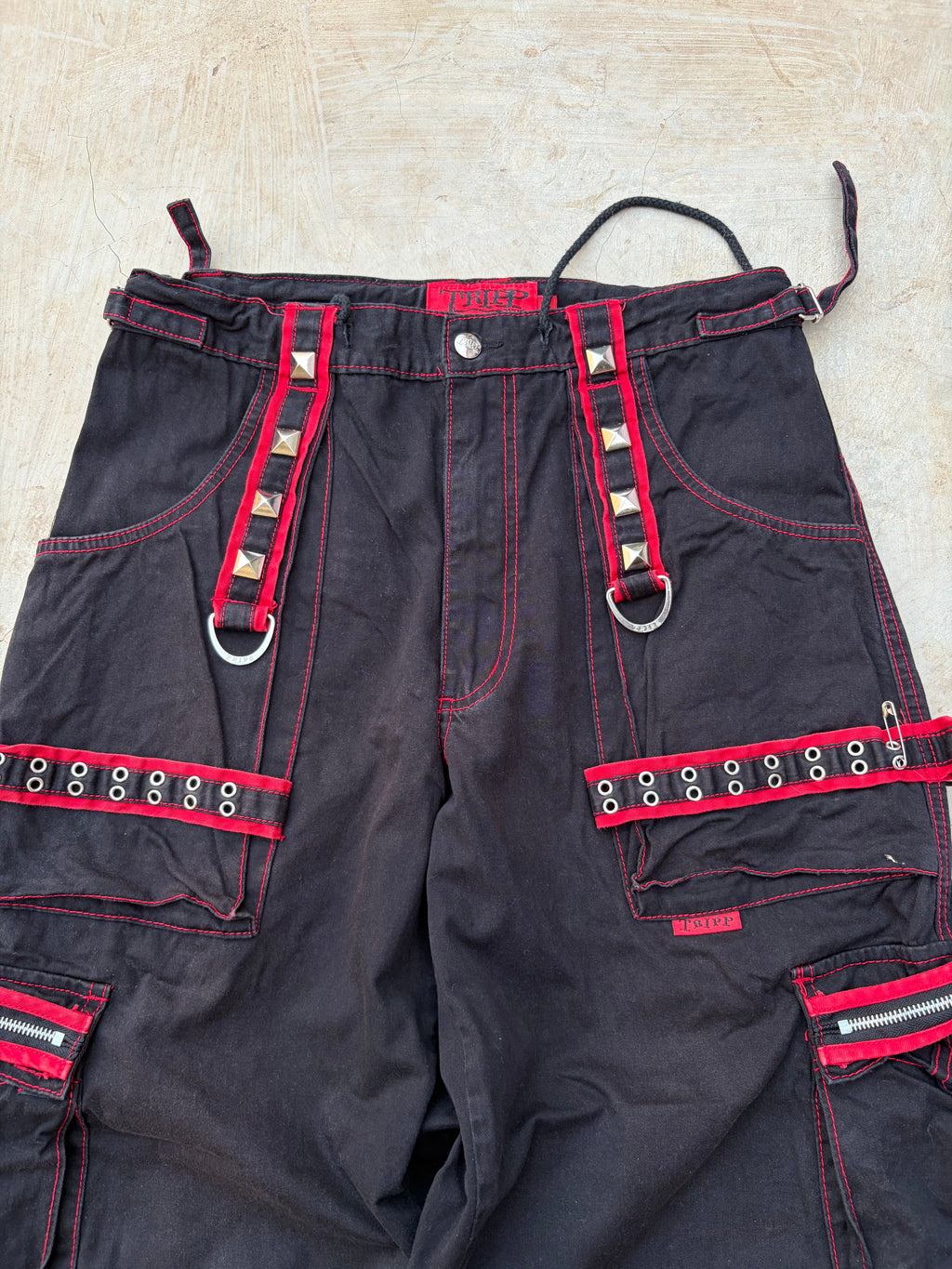 Vintage Tripp NYC Bondage Cargo Shorts Black Red Stitch Studded Punk Y2K 34