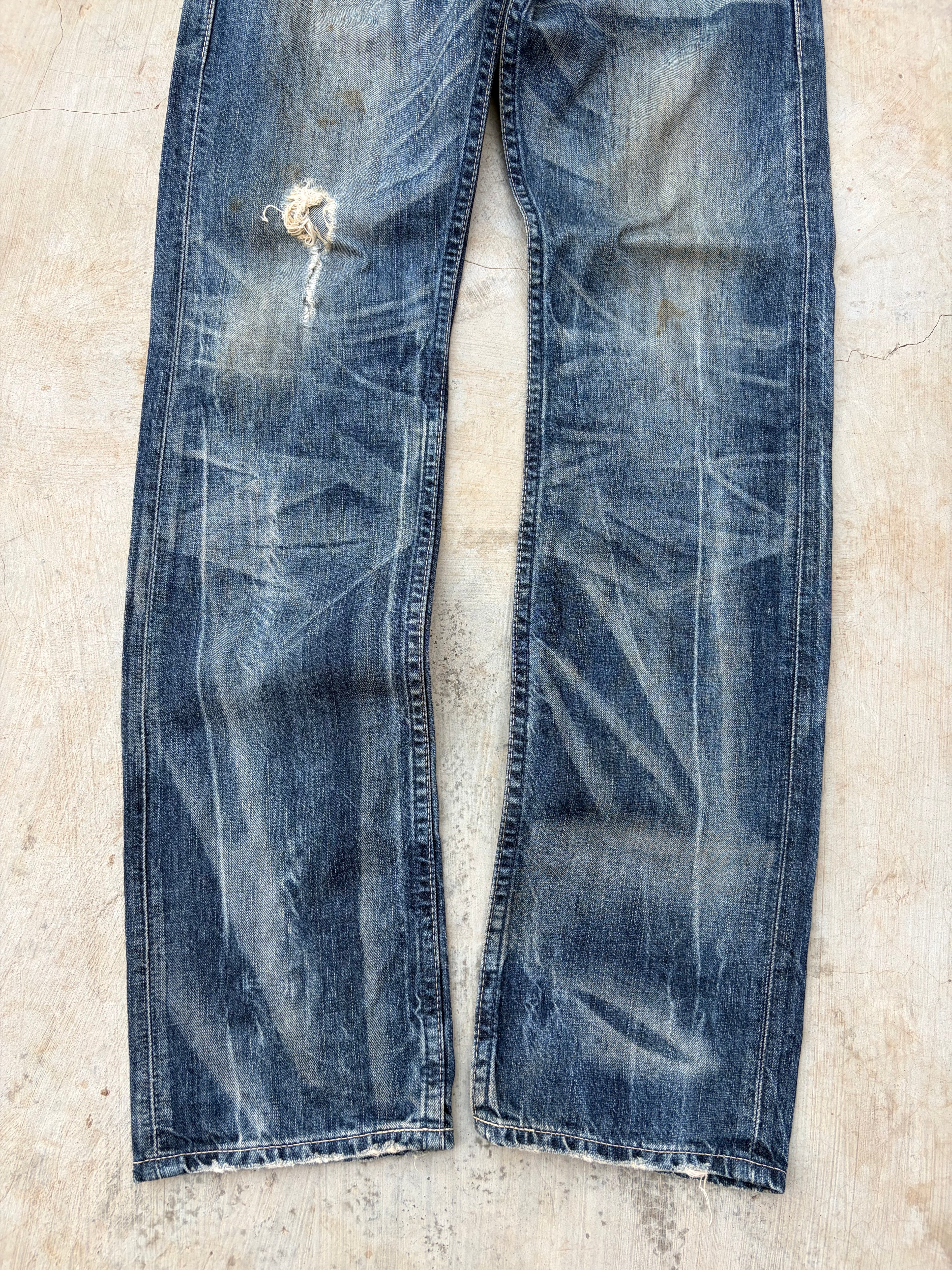 Vintage 2000s Levi’s 202 Cargo Denim Jeans Buckle Back 28