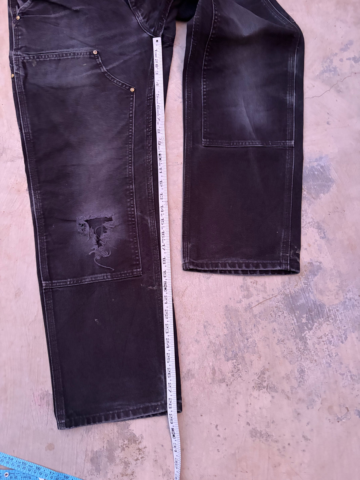 Vintage Faded & Thrashed Carhartt Double Knee 31