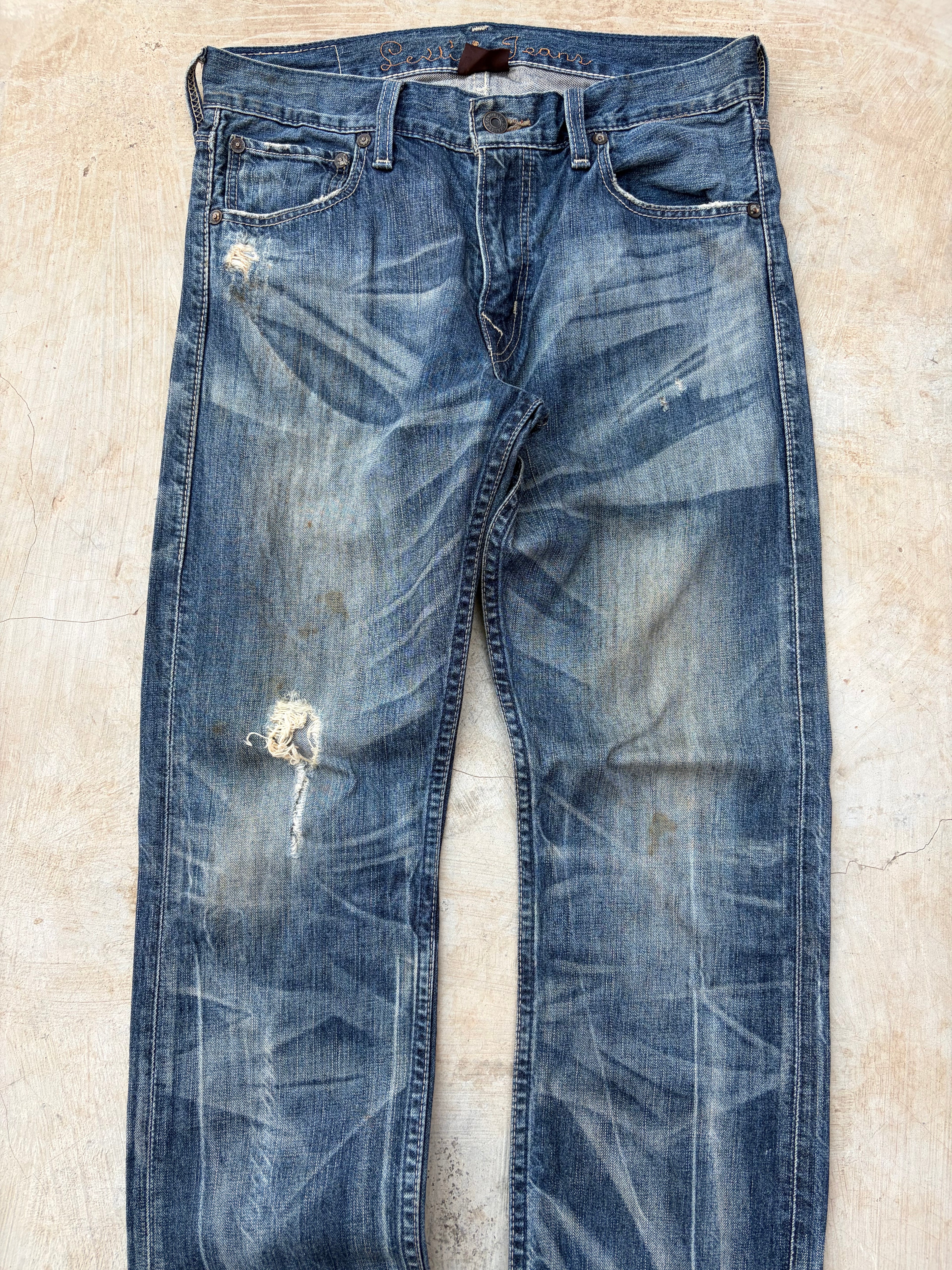 Vintage 2000s Levi’s 202 Cargo Denim Jeans Buckle Back 28
