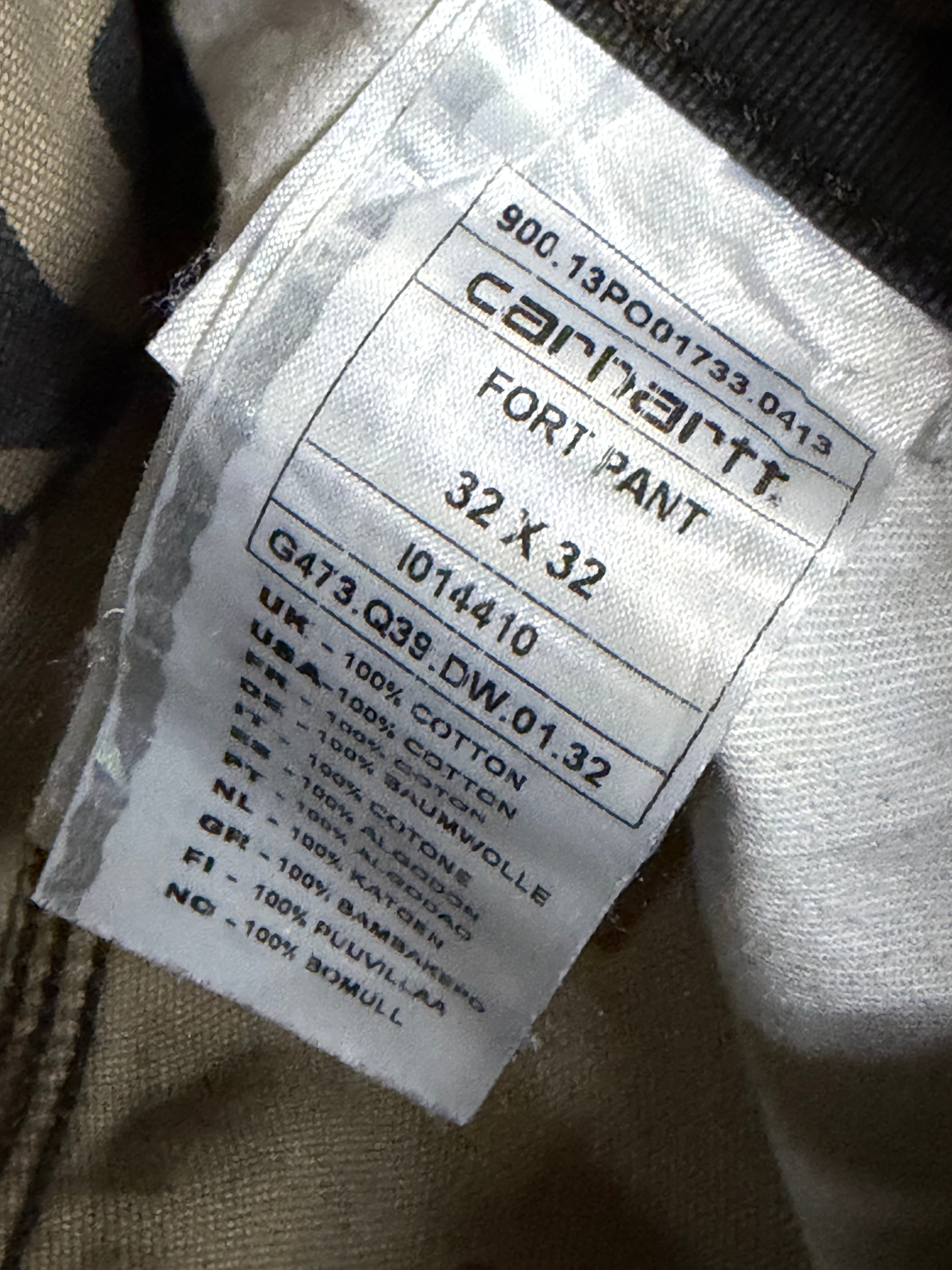 Vintage 2000s Carhartt Camo Distressed Carpenter Pant 32