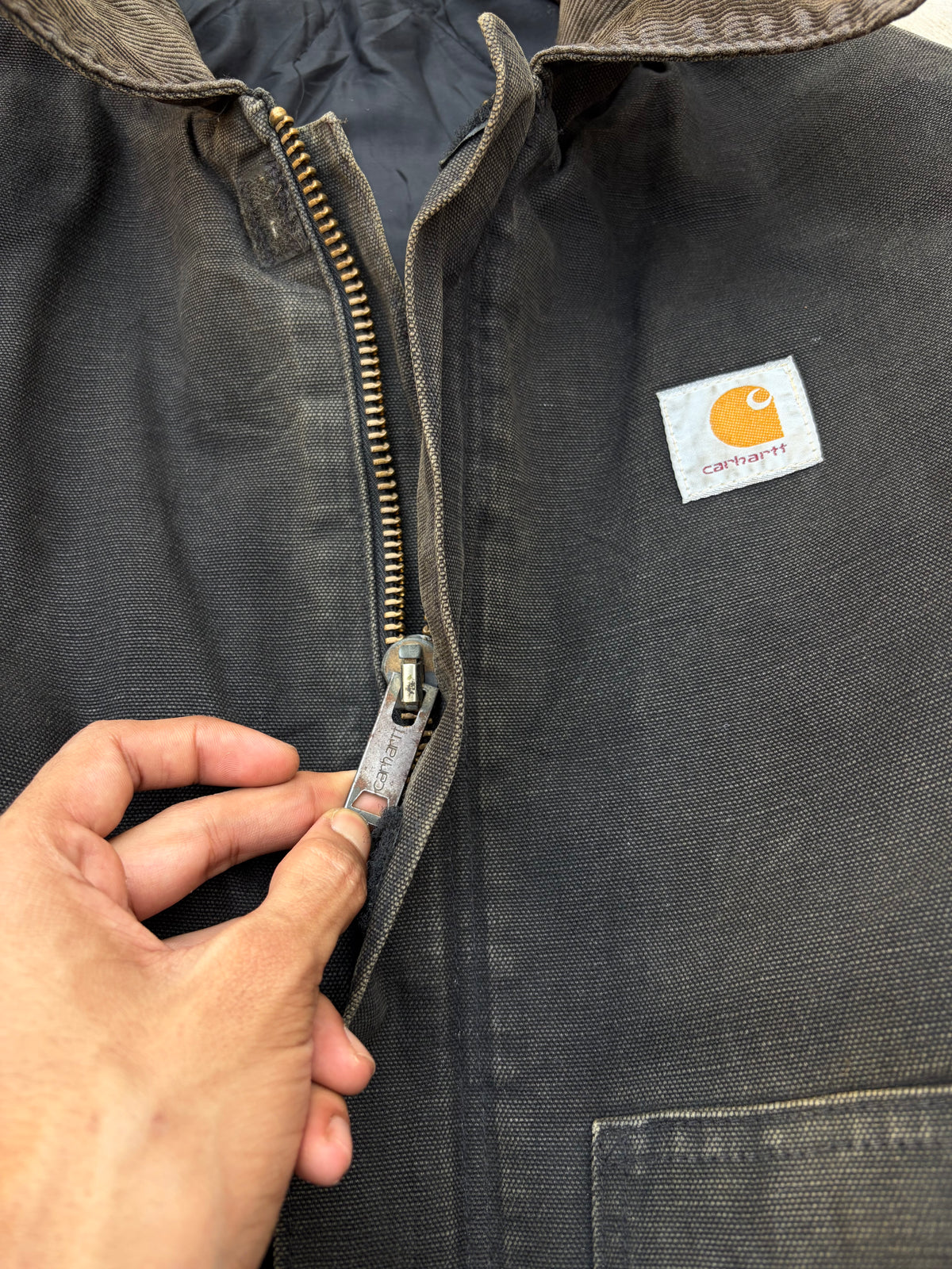 1990s Vintage Sunfaded Carhartt Arctic Crop Jacket L/XL